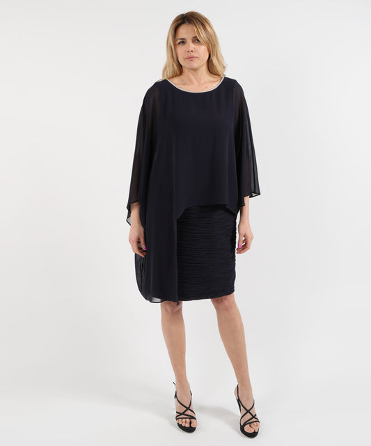 Abiti RIBKOFF Abito tubino in maglia a cascata con poncho in chiffon sovrapposto Blu notte | RIBKOFF
