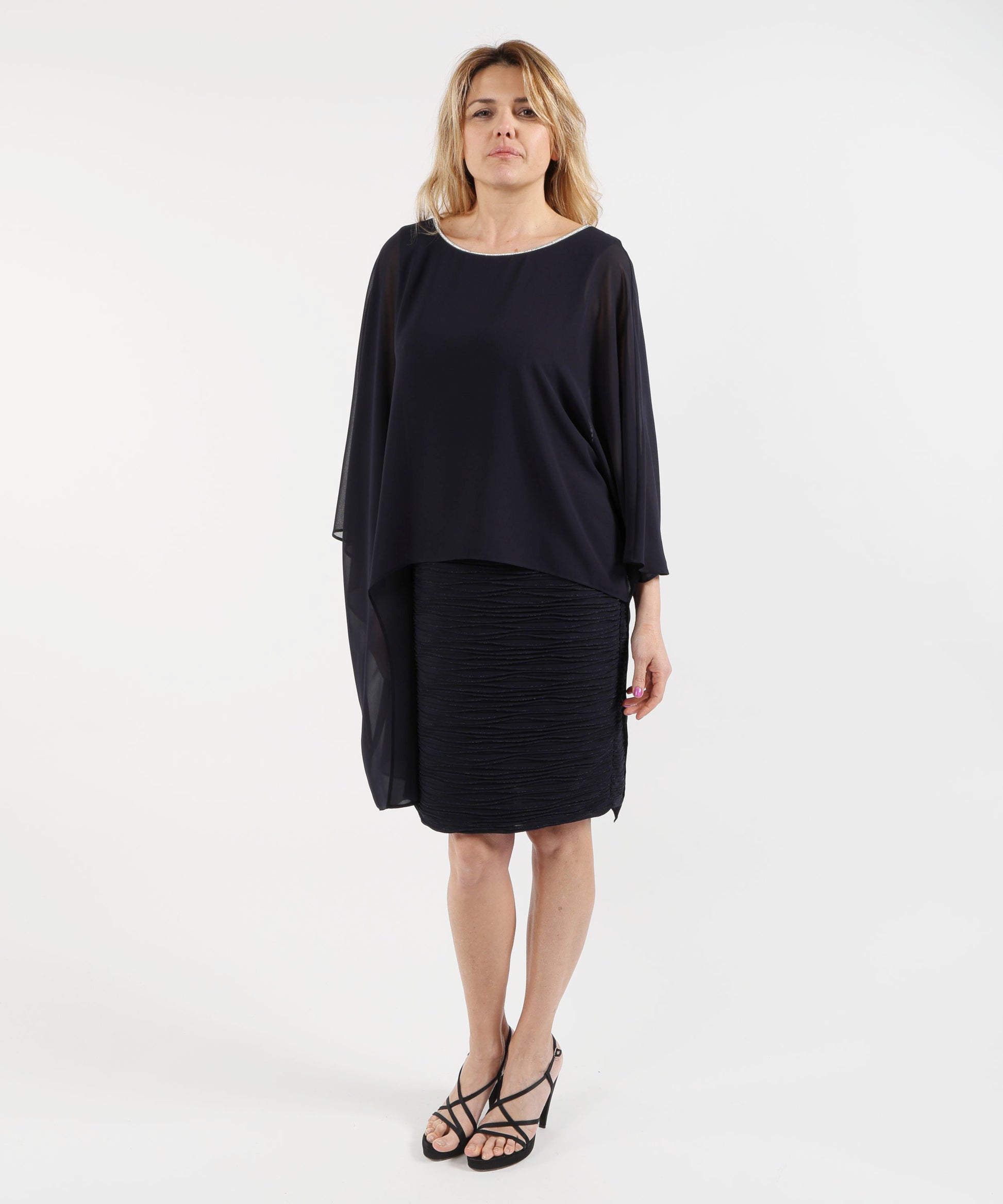 Abiti RIBKOFF Abito tubino in maglia a cascata con poncho in chiffon sovrapposto Blu notte | RIBKOFF