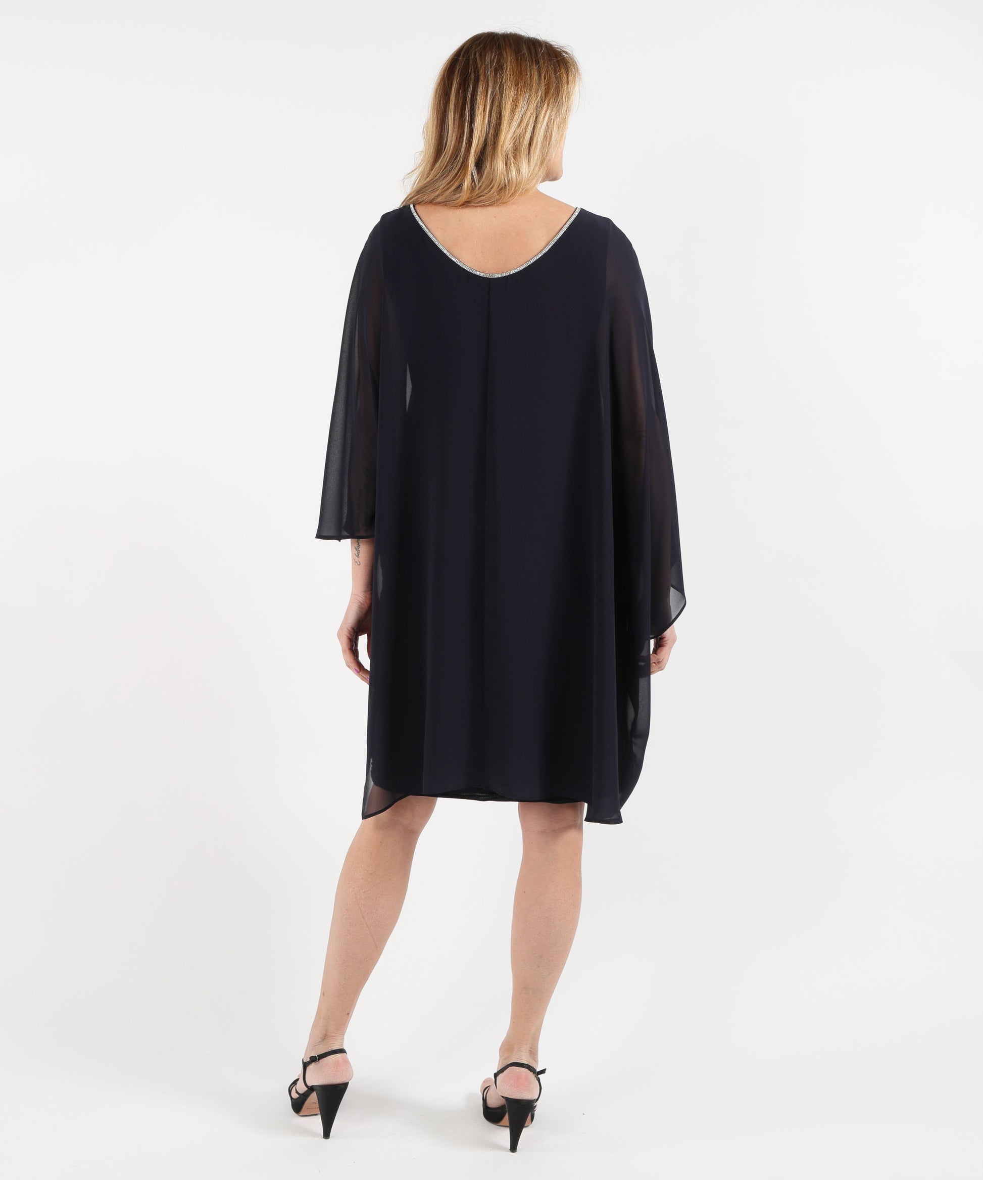 Abiti RIBKOFF Abito tubino in maglia a cascata con poncho in chiffon sovrapposto Blu notte | RIBKOFF