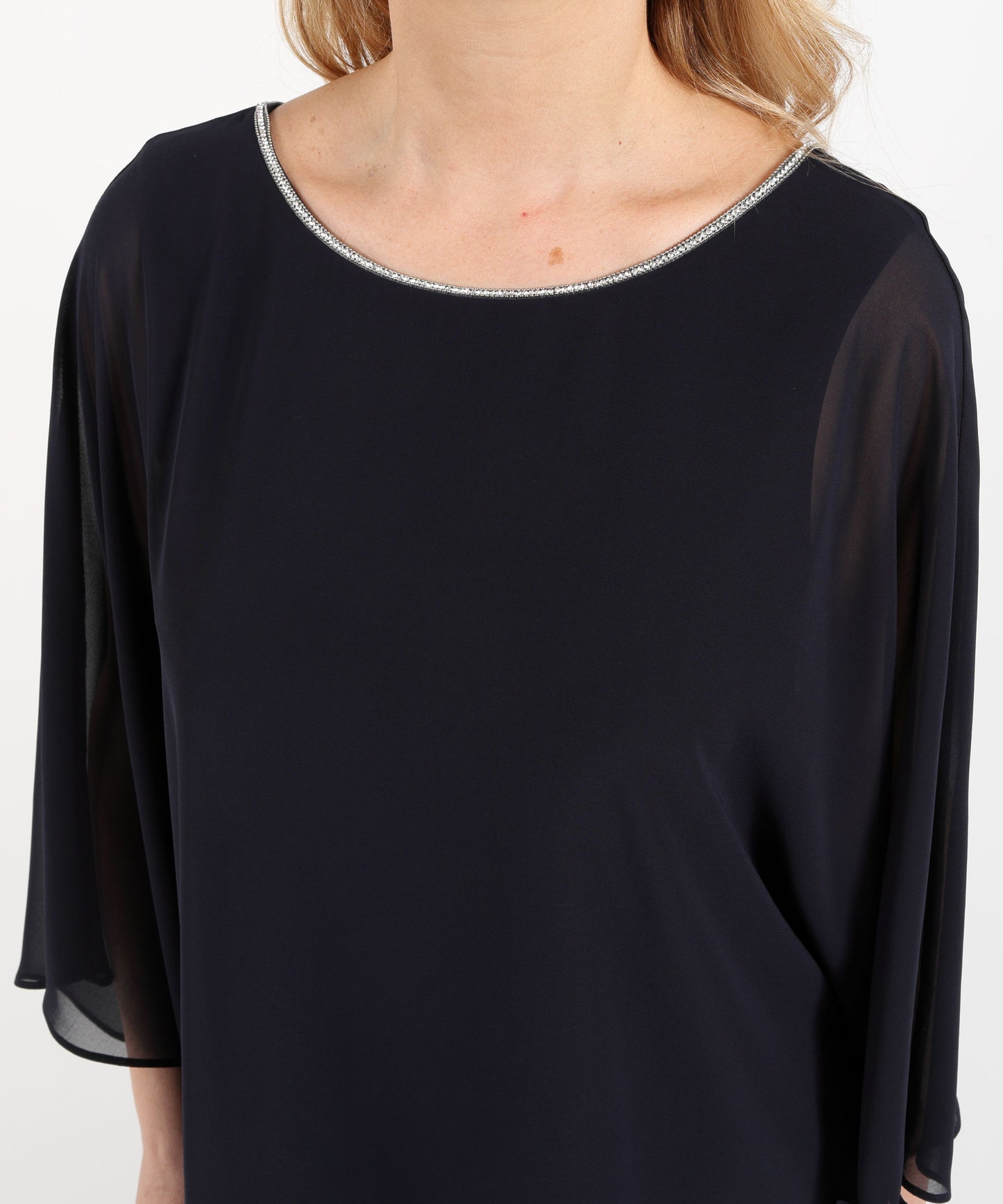 RIBKOFF Abito tubino in maglia a cascata con poncho in chiffon sovrapposto