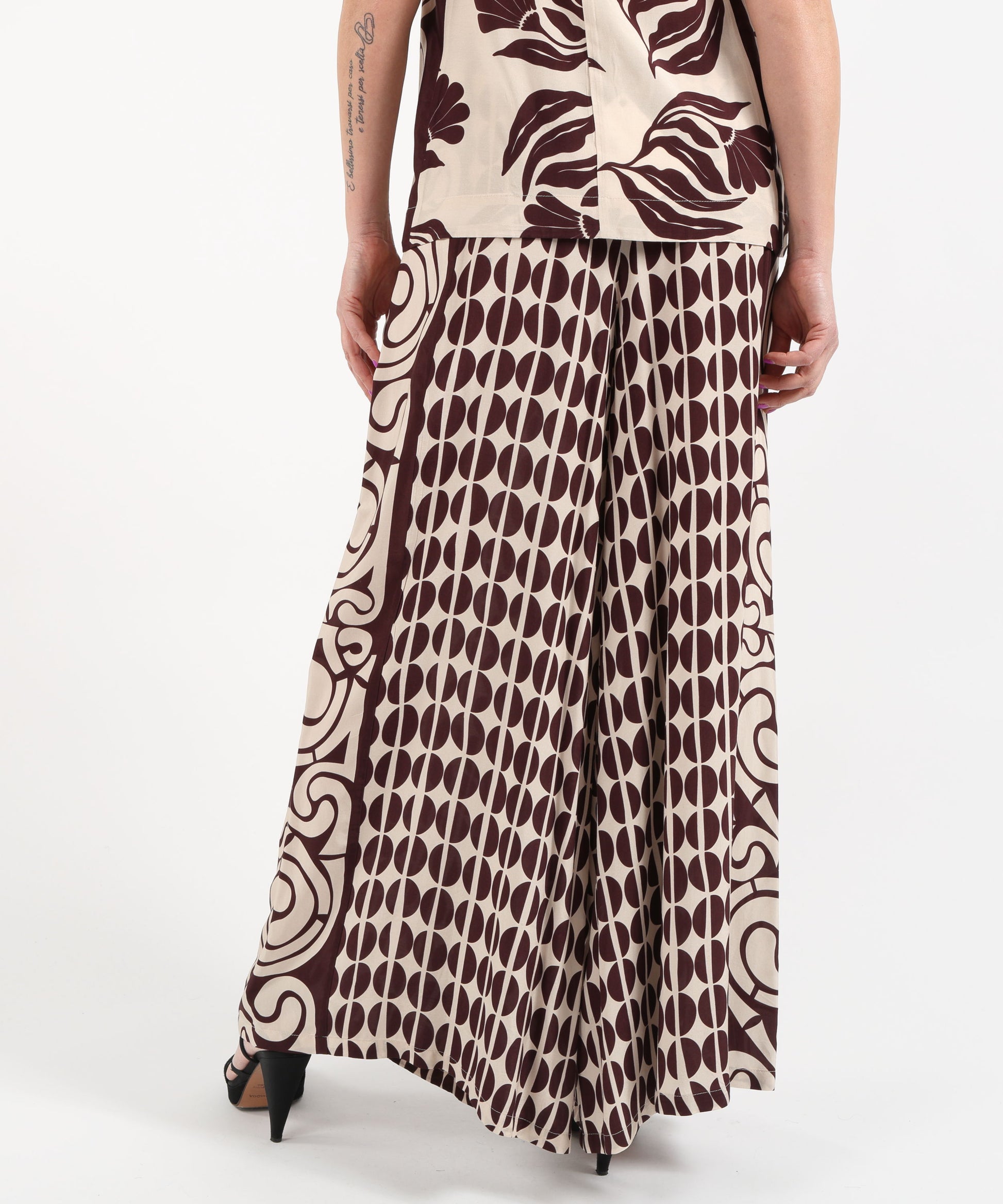 Completi TO.ABI Completo Top e Pantalone Crema | TO.ABI