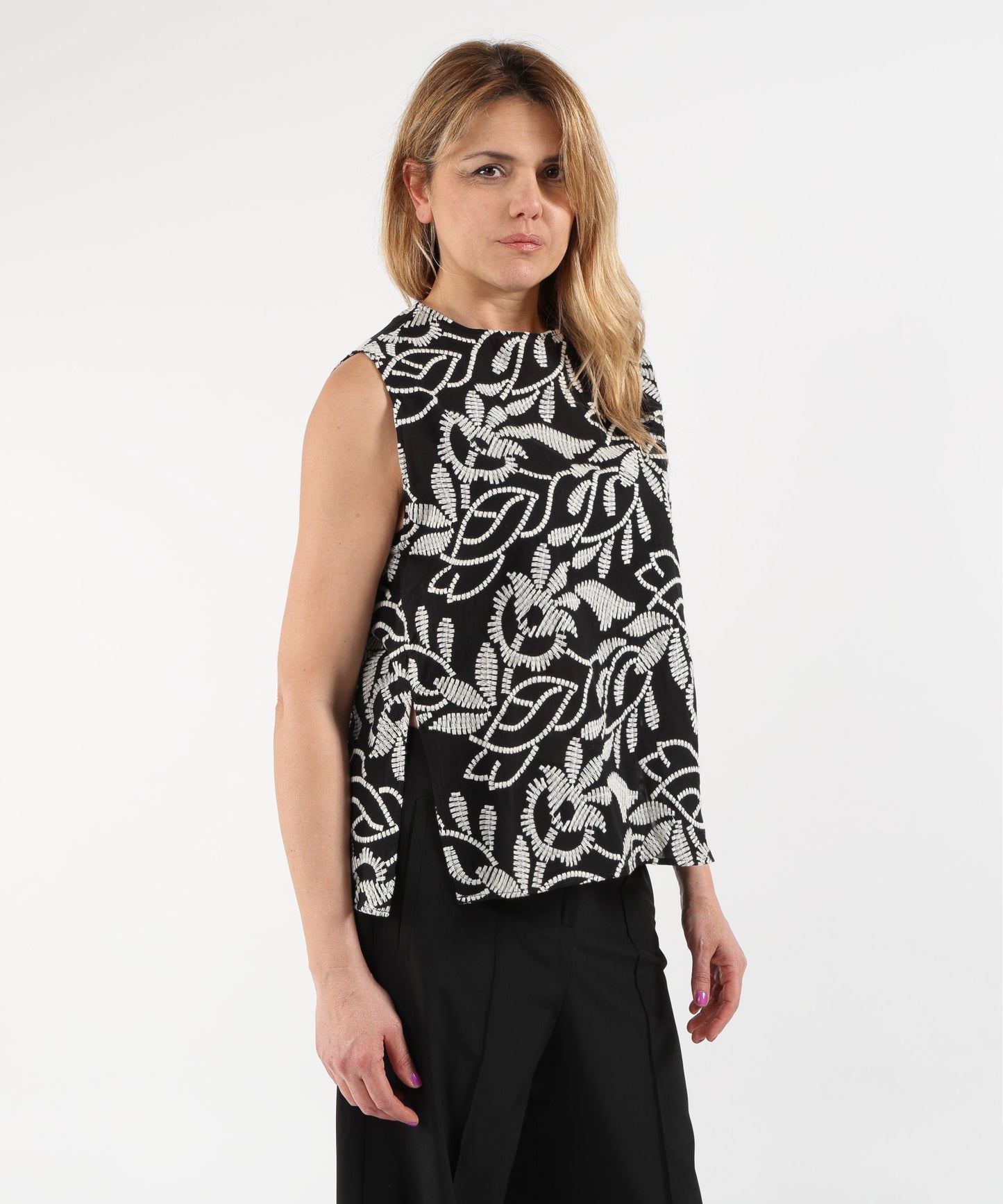 ELENA MIRO' Embroidered Top”
