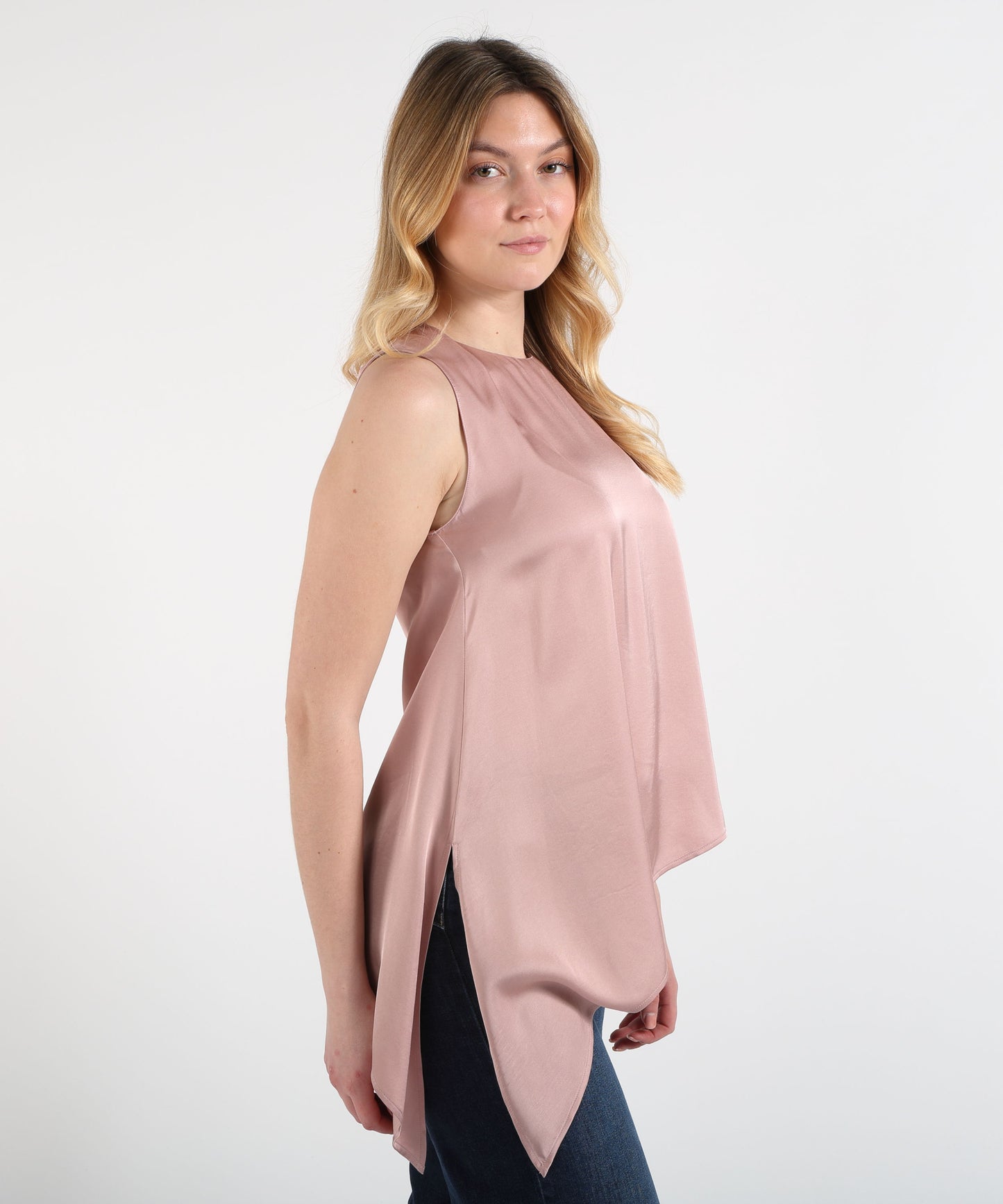 LIUJO BLACK Top Smanicato Donna con Fiocco e Chiusura a Bottoncino