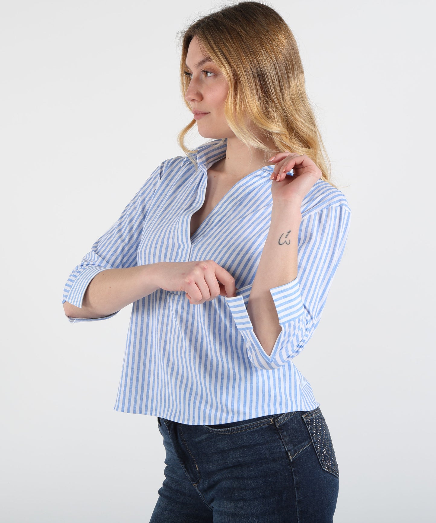 GHIRARDELLI Women’s Buttonless V-Neck Shirt