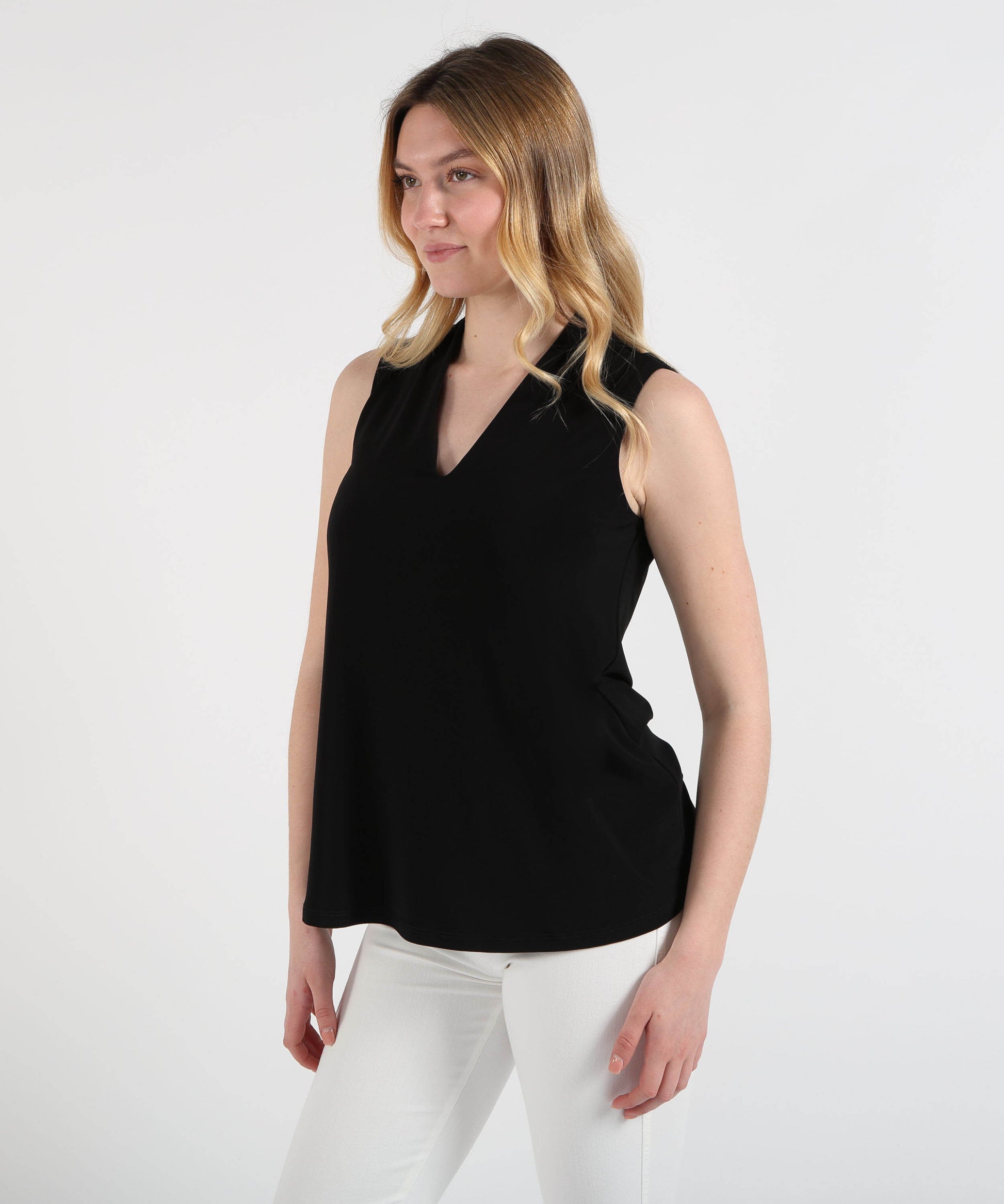Tops RIBKOFF Sleeveless A-Line Silk-Effect Knit V-Neck Top Nero | RIBKOFF