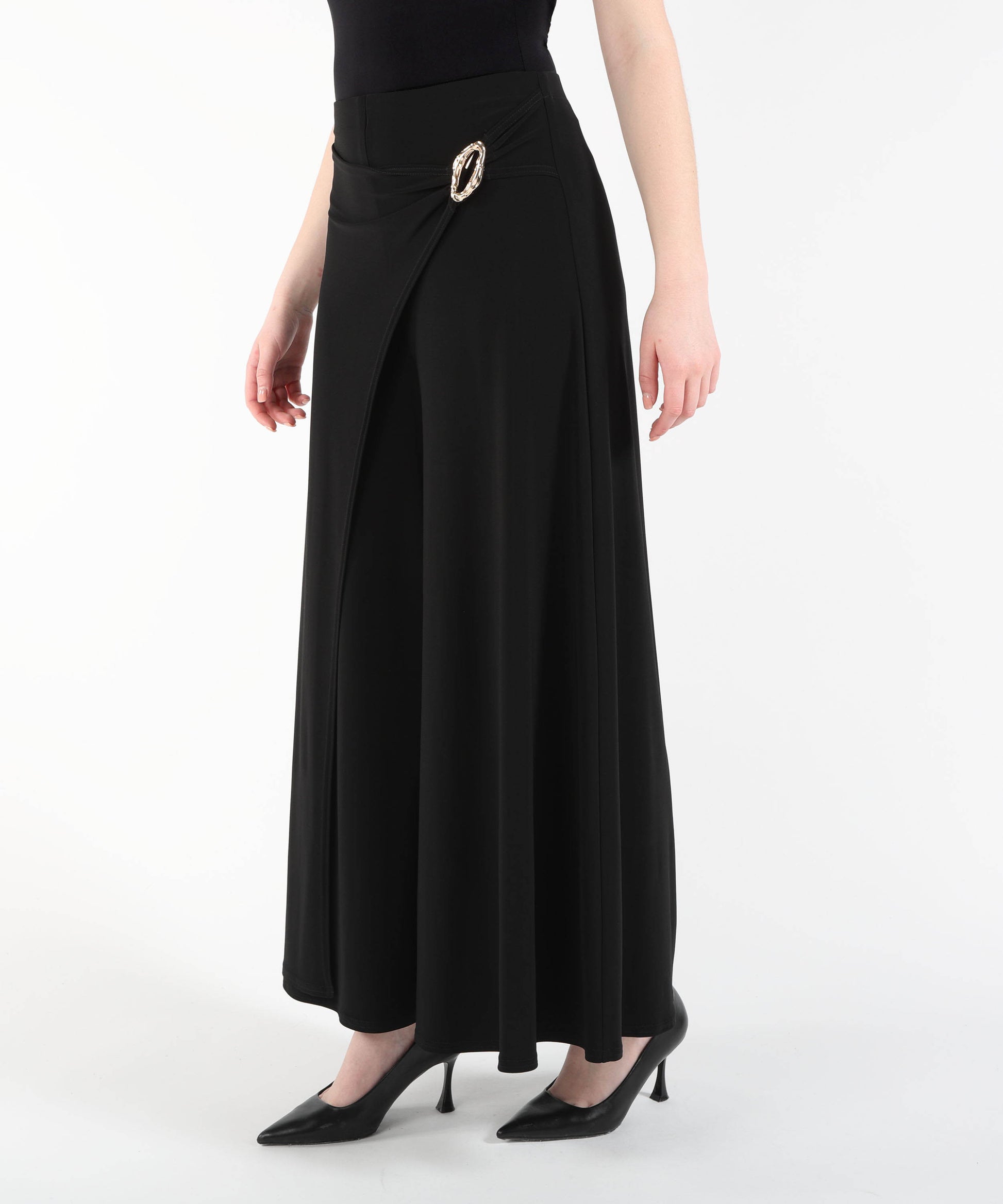 Trousers RIBKOFF Silk-Effect Knit Pull-On Culotte Pants with Buckle Nero | RIBKOFF
