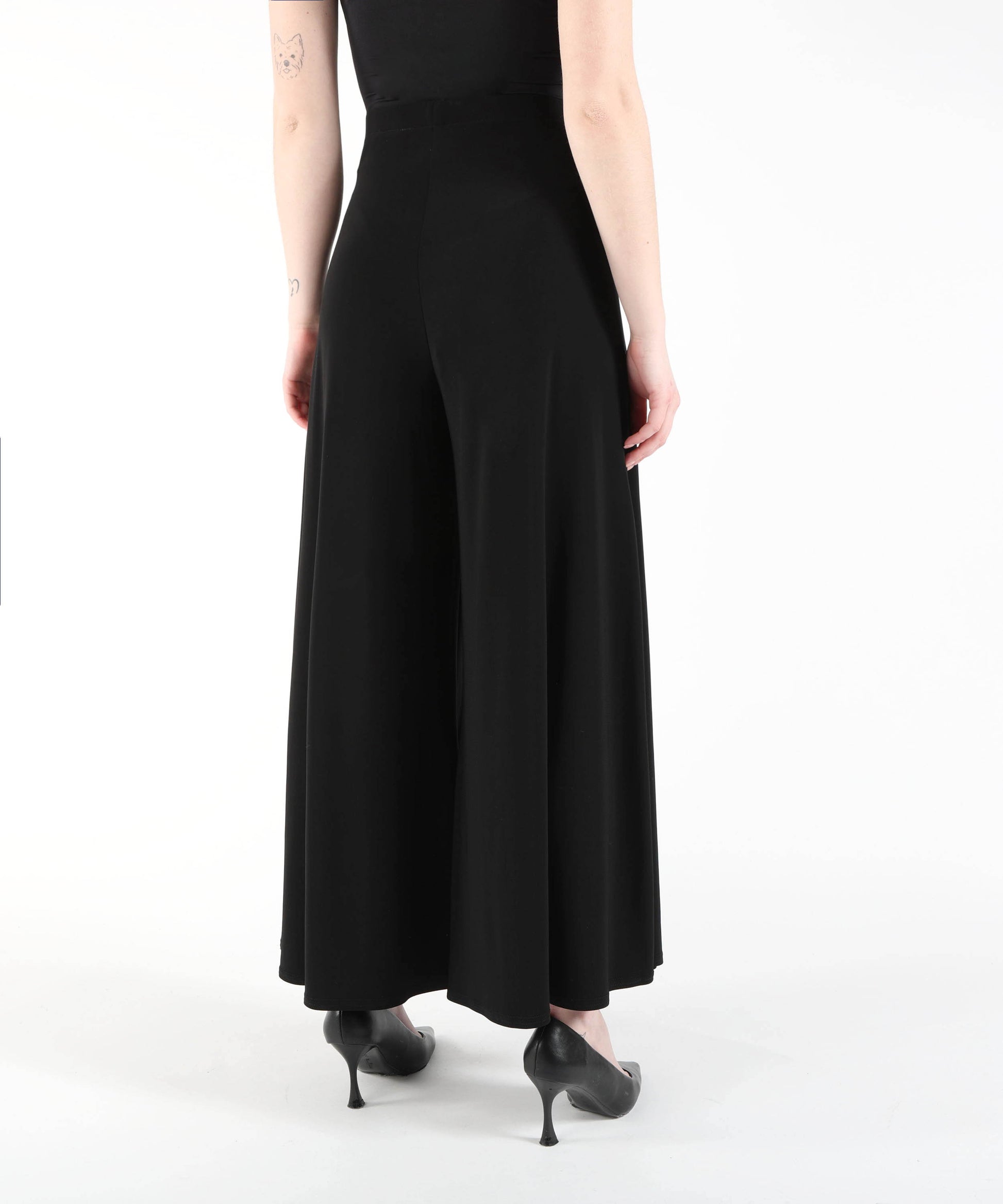 Trousers RIBKOFF Silk-Effect Knit Pull-On Culotte Pants with Buckle Nero | RIBKOFF