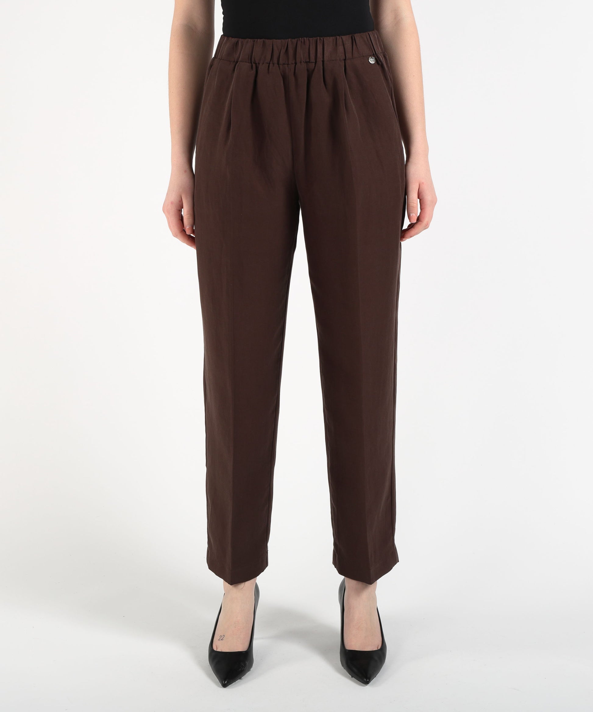 Pantaloni LIUJO WHITE Pantaloni elasticizzati con pieghe spressate Marrone | LIUJO WHITE