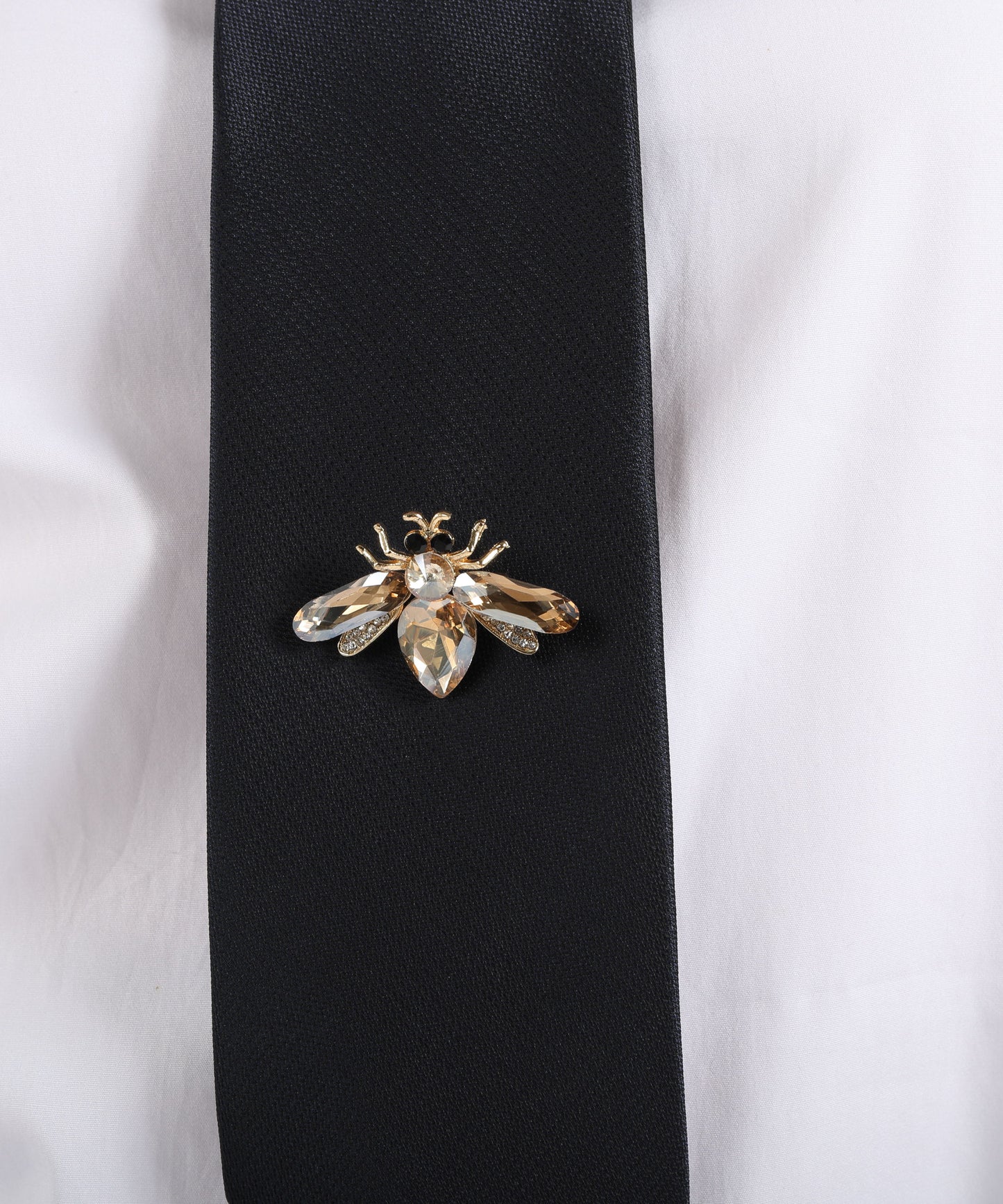 MARINO Tie with Brooch