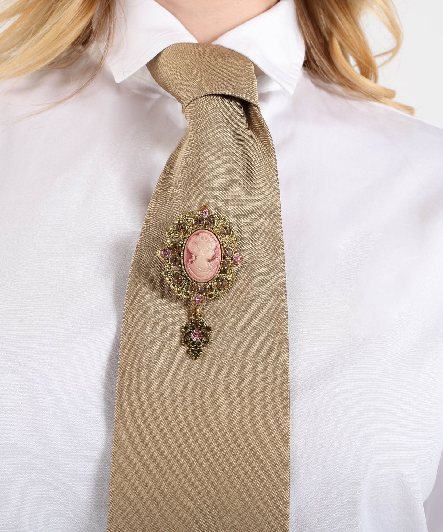 MARINO Tie with Brooch