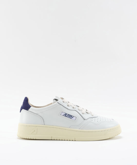 Sneakers AUTRY SNEAKERS MEDALIST LOW IN PELLE BIANCA E SUEDE BLUE DEPTHS Bianco/blu | AUTRY