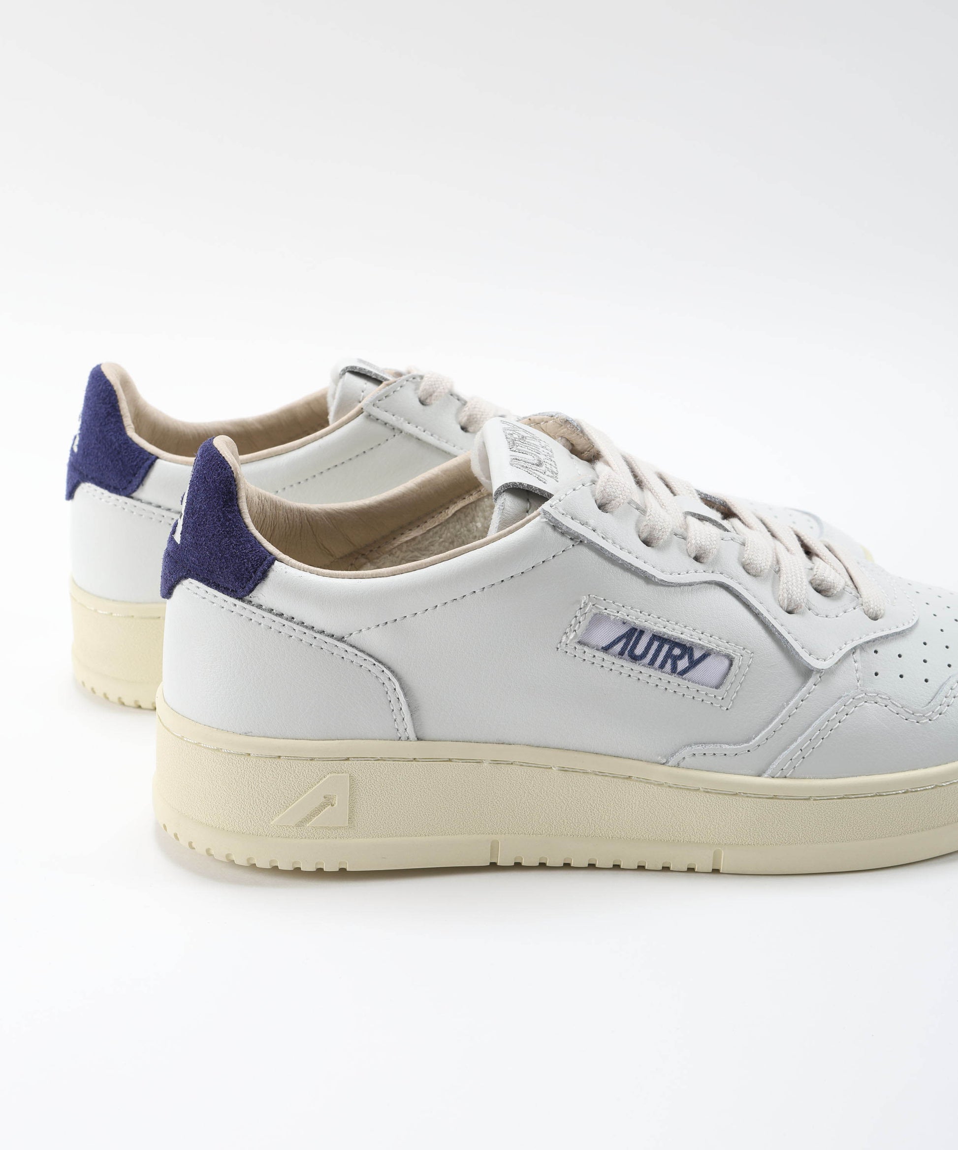 Sneakers AUTRY SNEAKERS MEDALIST LOW IN PELLE BIANCA E SUEDE BLUE DEPTHS Bianco/blu | AUTRY