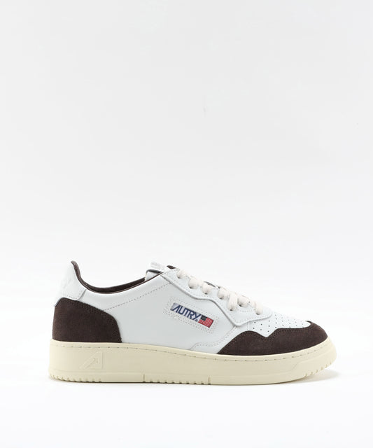 Sneakers AUTRY SNEAKERS MEDALIST LOW IN PELLE BIANCA E SUEDE MOGANO Marrone | AUTRY