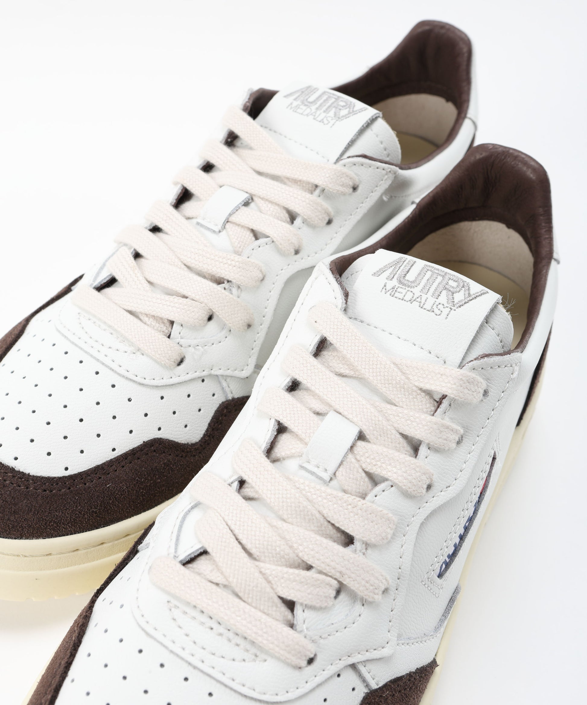 Sneakers AUTRY SNEAKERS MEDALIST LOW IN PELLE BIANCA E SUEDE MOGANO Marrone | AUTRY