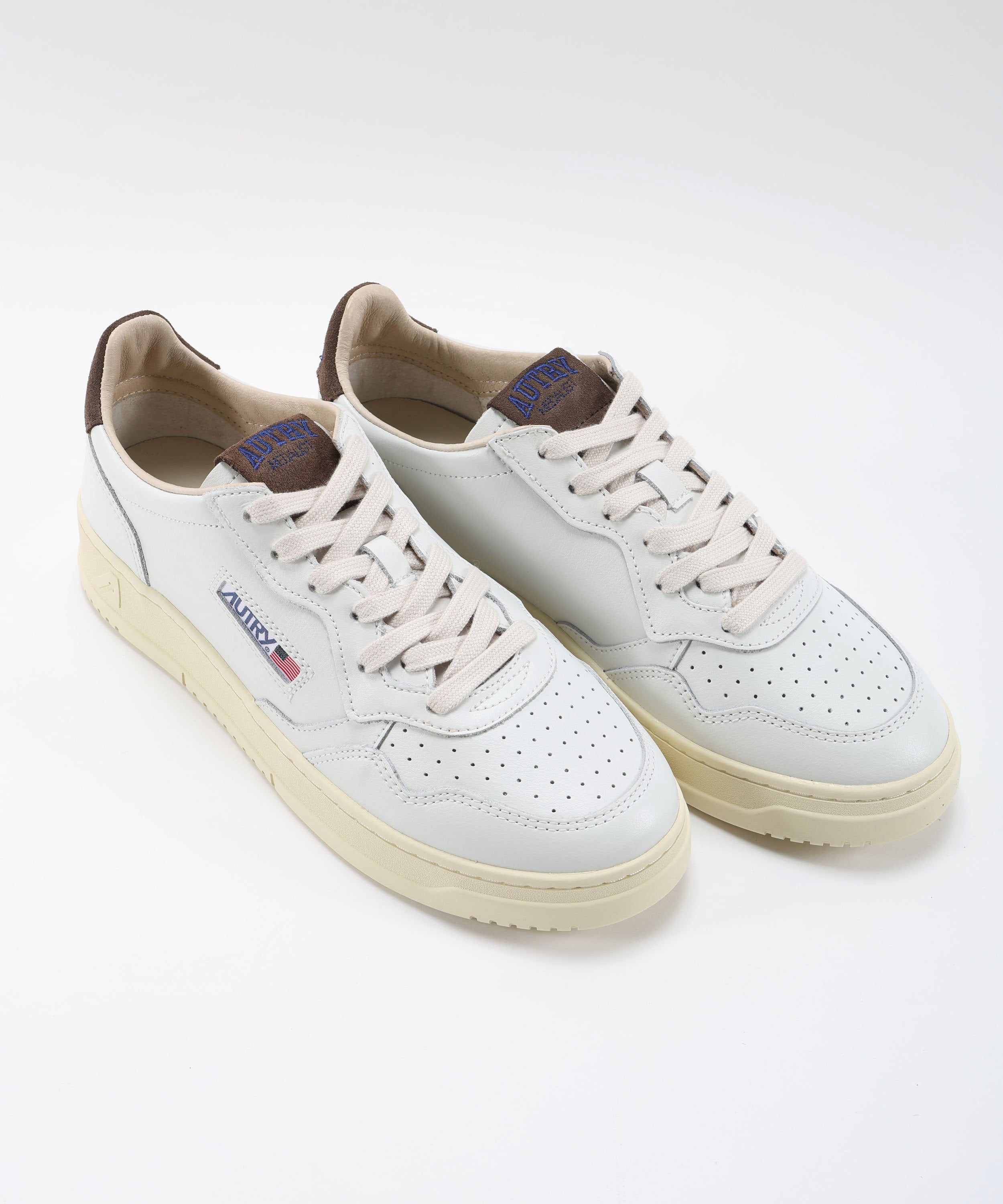 Sneakers AUTRY SNEAKERS MEDALIST LOW IN PELLE BIANCA E SUEDE CHOCOLATE CHIP Bianco/marrone | AUTRY