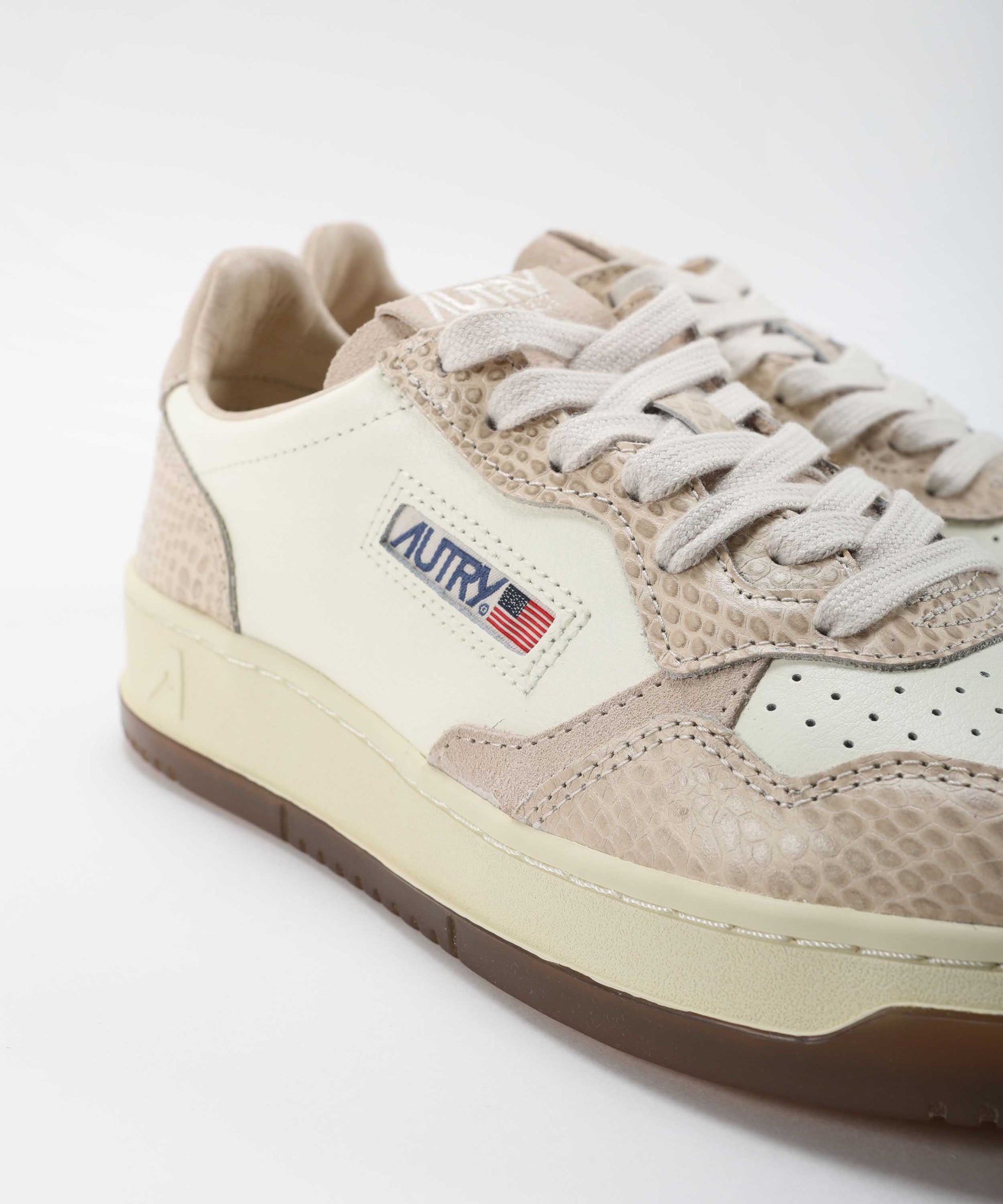 Sneakers AUTRY SNEAKERS MEDALIST LOW IN PELLE MARSHMALLOW E AVORIO Multicolor | AUTRY