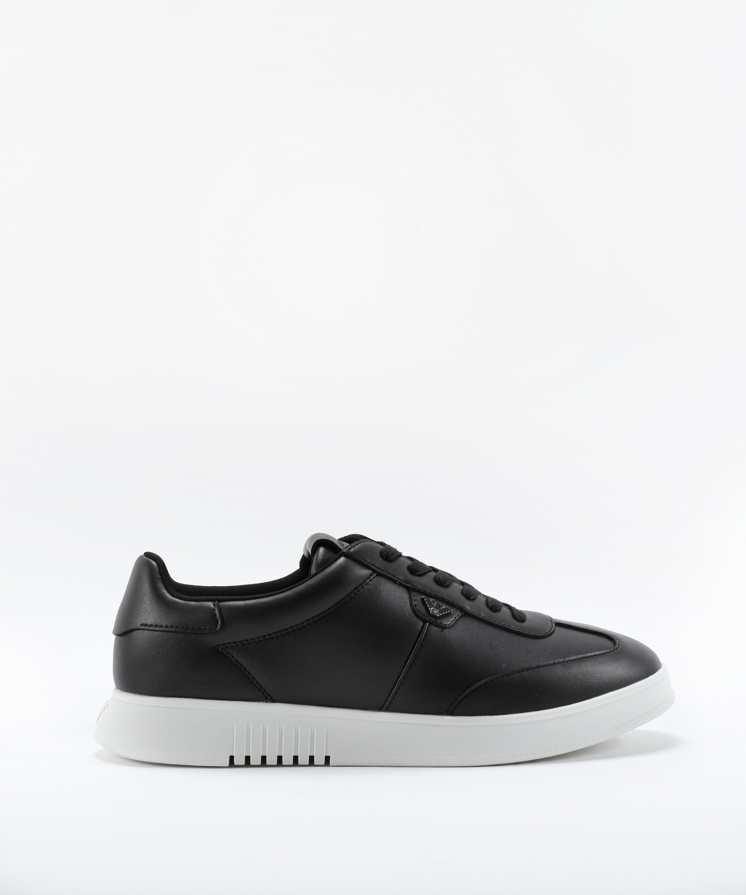 Sneakers EMPORIO ARMANI Sneakers in pelle con placchetta aquila Nero | EMPORIO ARMANI