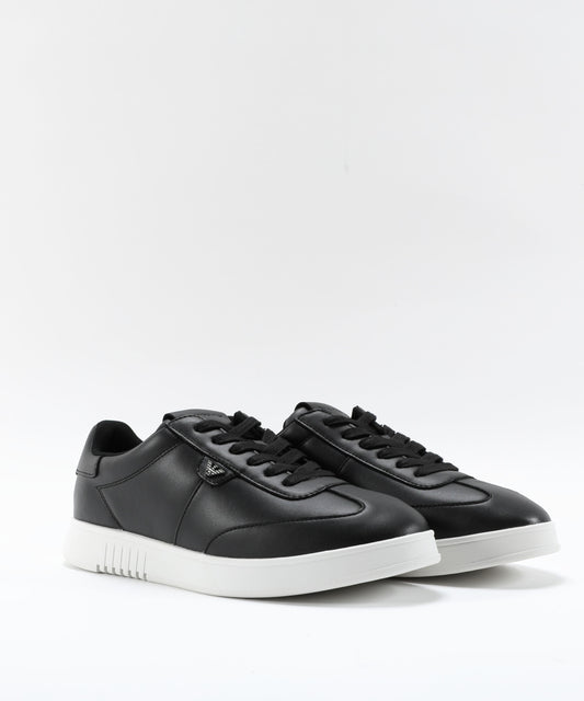 Sneakers EMPORIO ARMANI Sneakers in pelle con placchetta aquila Nero | EMPORIO ARMANI
