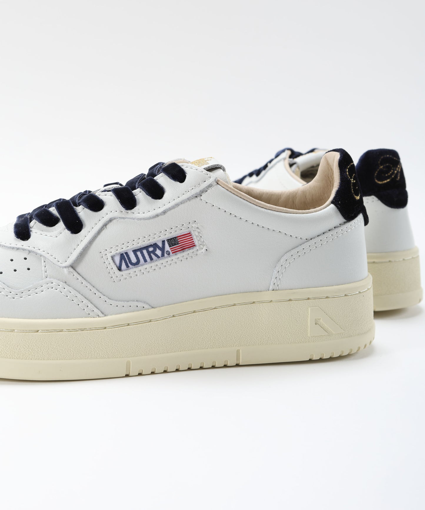 AUTRY MEDAGLIA AUTRY SNEAKERS FEMMINILI IN PELLE  BIANCA E BLU