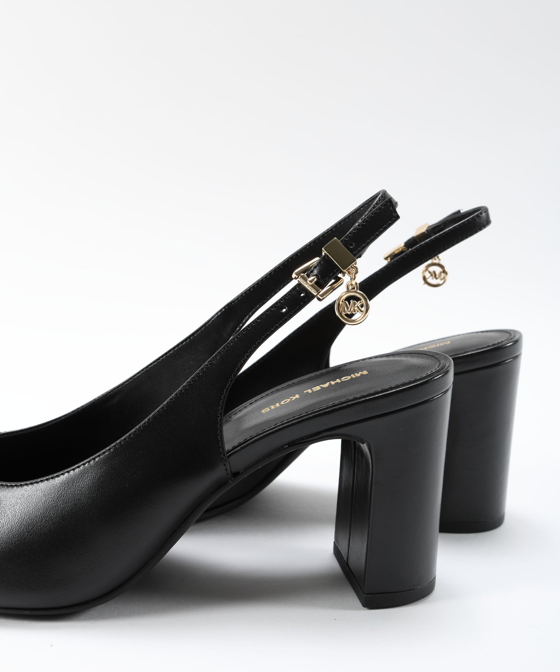 Chanel MICHAEL KORS Chanel in Pelle con Punta Lucida Nero | MICHAEL KORS