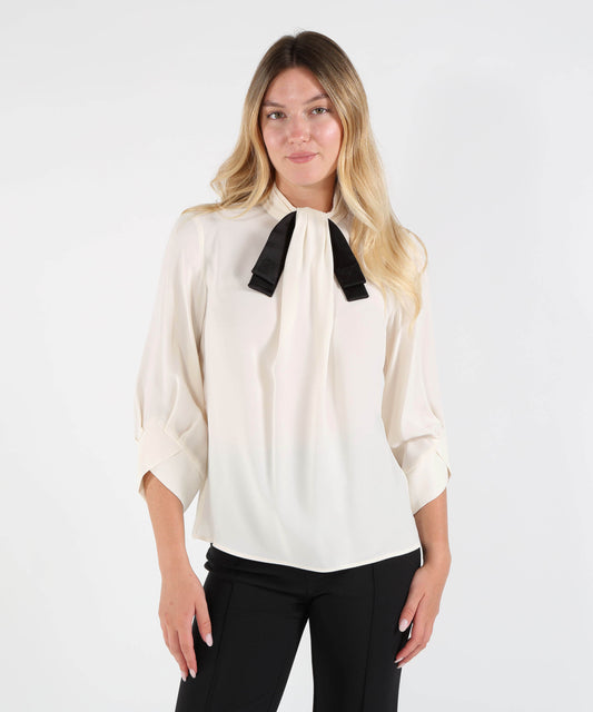 Camicie ELISABETTA FRANCHI Blusa in georgette con cravattino Burro/nero | ELISABETTA FRANCHI