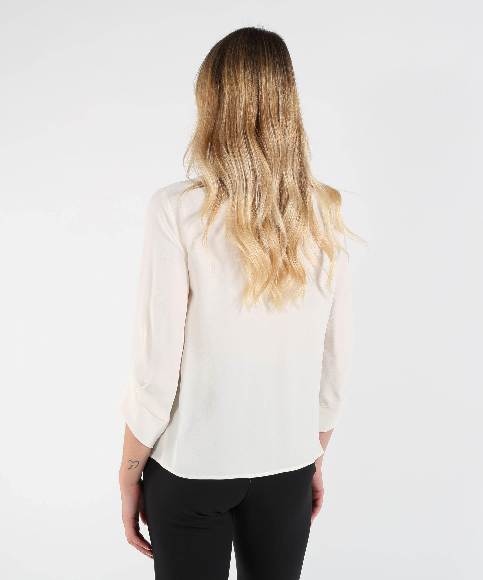 Camicie ELISABETTA FRANCHI Blusa in georgette con cravattino Burro/nero | ELISABETTA FRANCHI