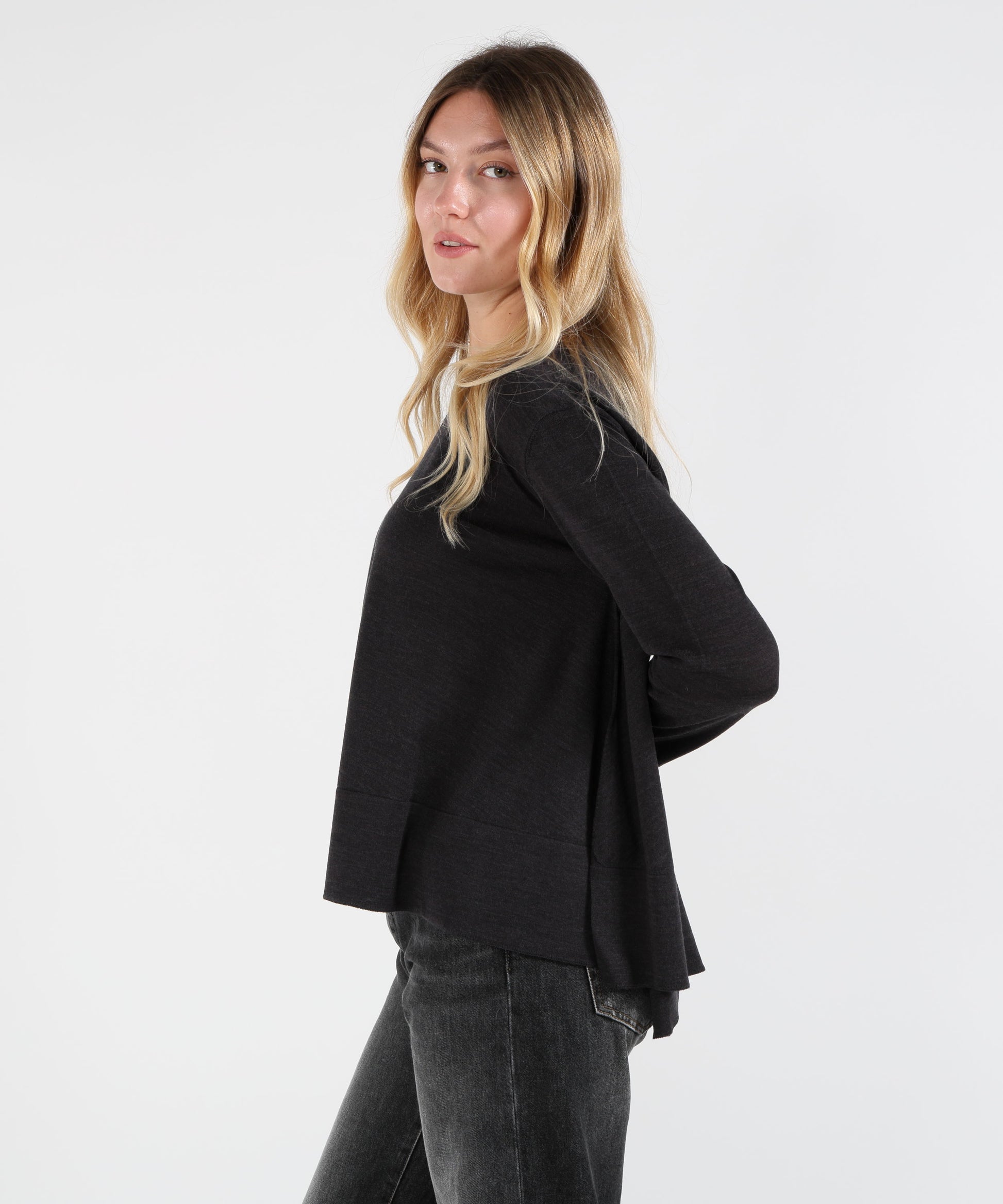 Maglie LIVIANA CONTI Maglia Nesti in pura lana vergine Antracite | LIVIANA CONTI