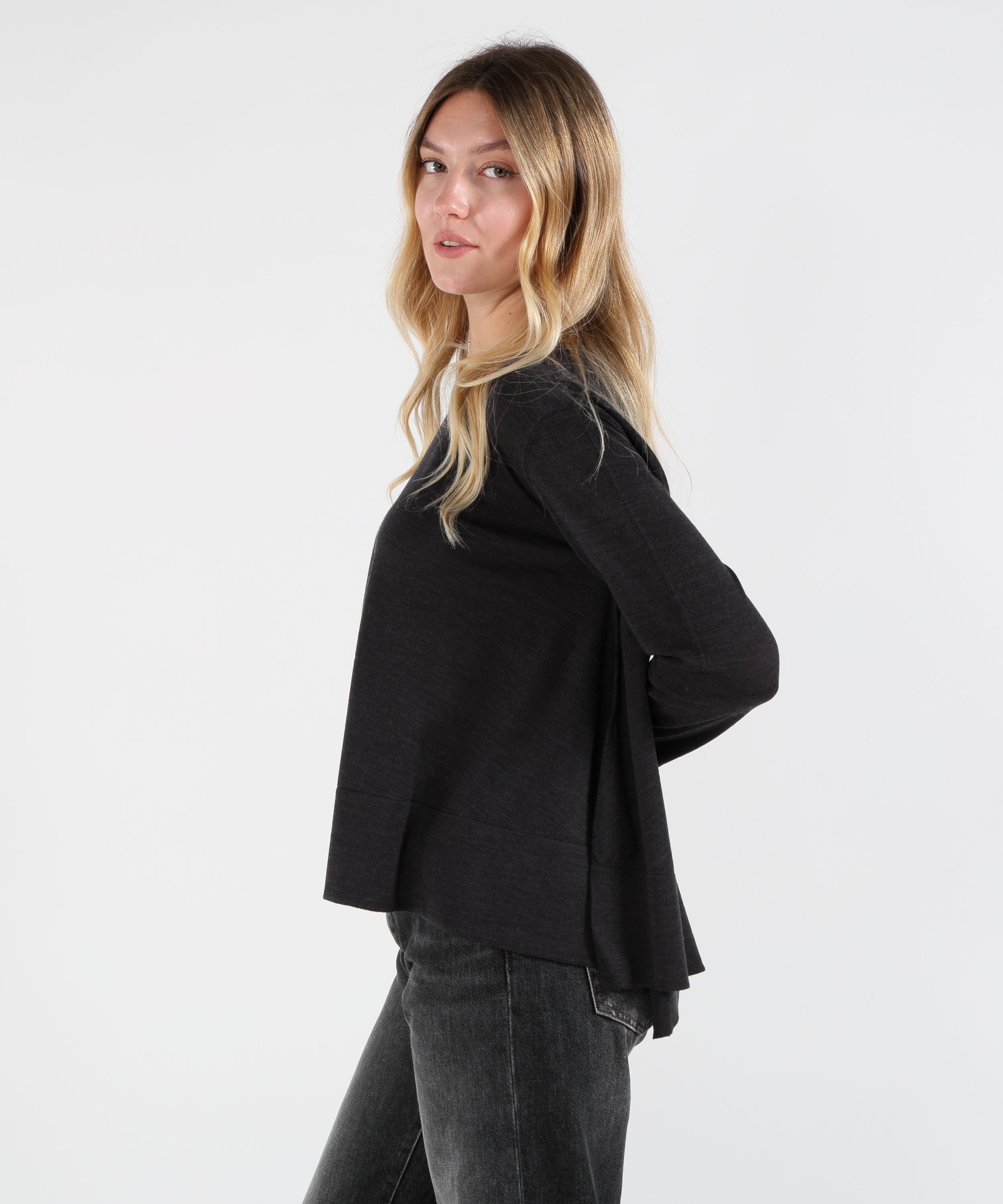 Maglie LIVIANA CONTI Maglia Nesti in pura lana vergine Antracite | LIVIANA CONTI