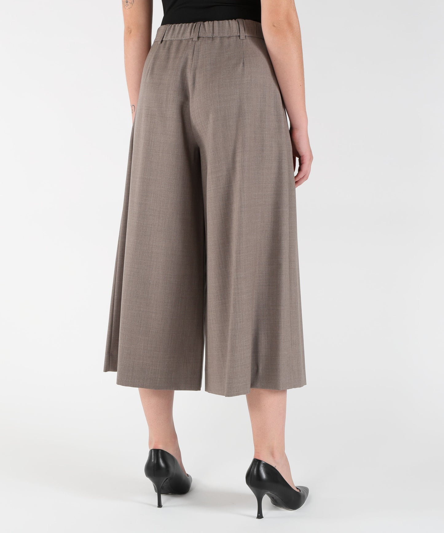 LIVIANA CONTI Pantaloni Adam bermuda lunghi con piences