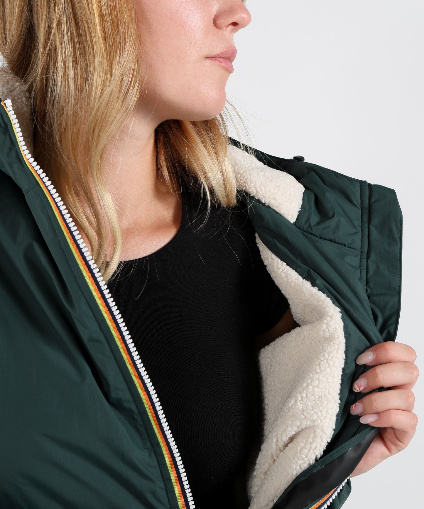 K-WAY Parka Corto con Cappuccio