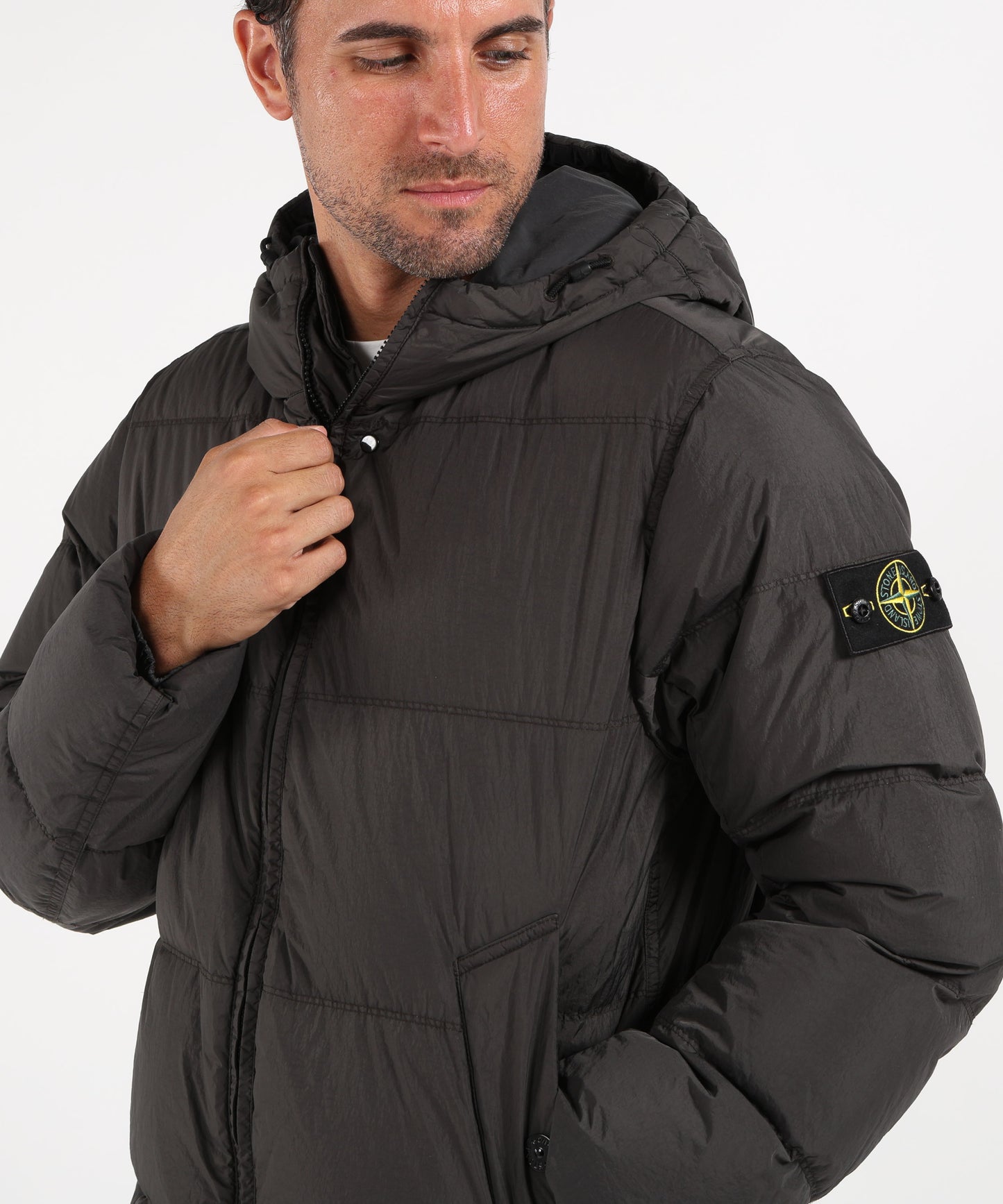 STONE ISLAND CRINKLE REPS NY
Piumino resistente al vento con antigoccia