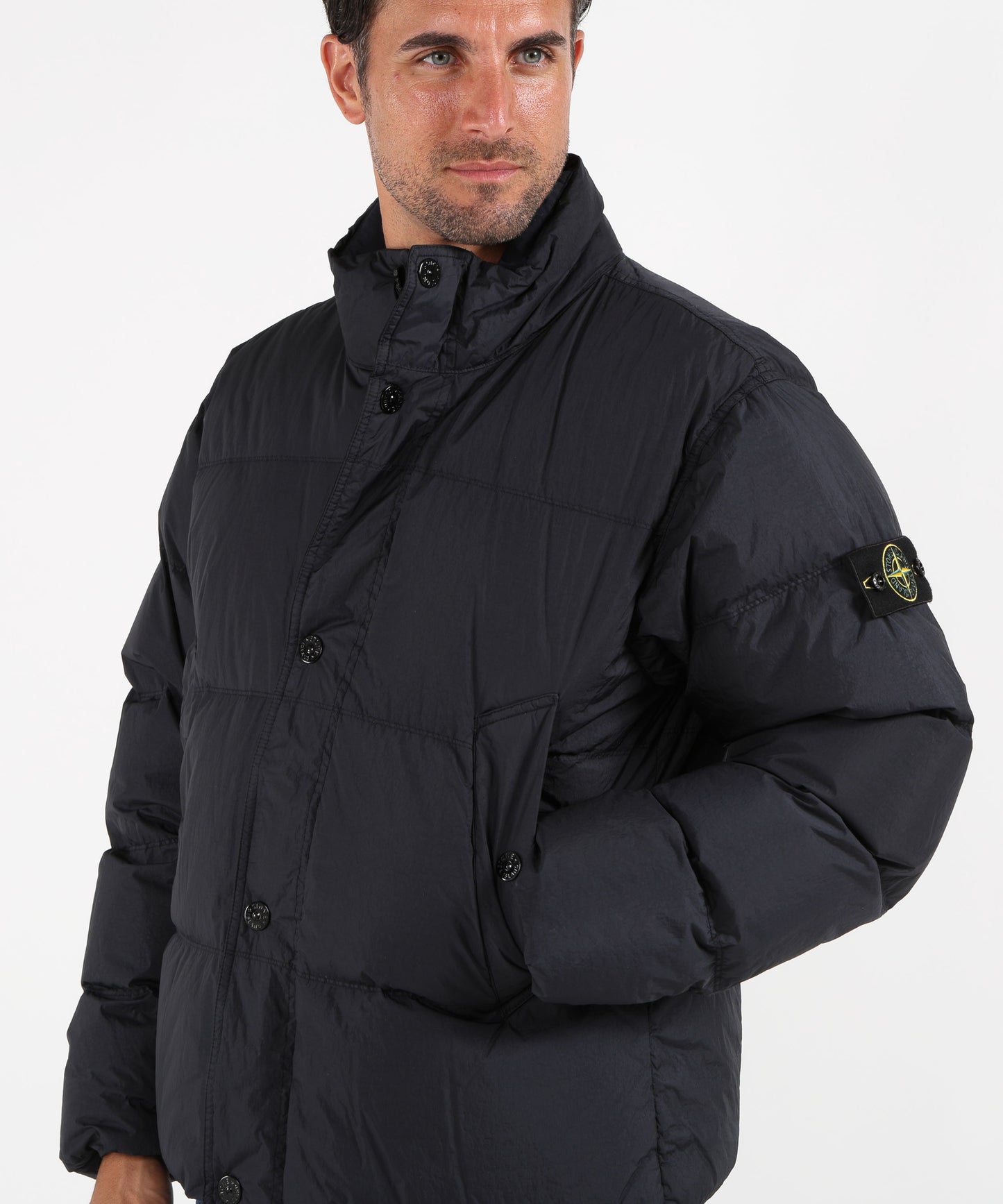 STONE ISLAND CRINKLE REPS NY
Piumino antigoccia e resistente al vento