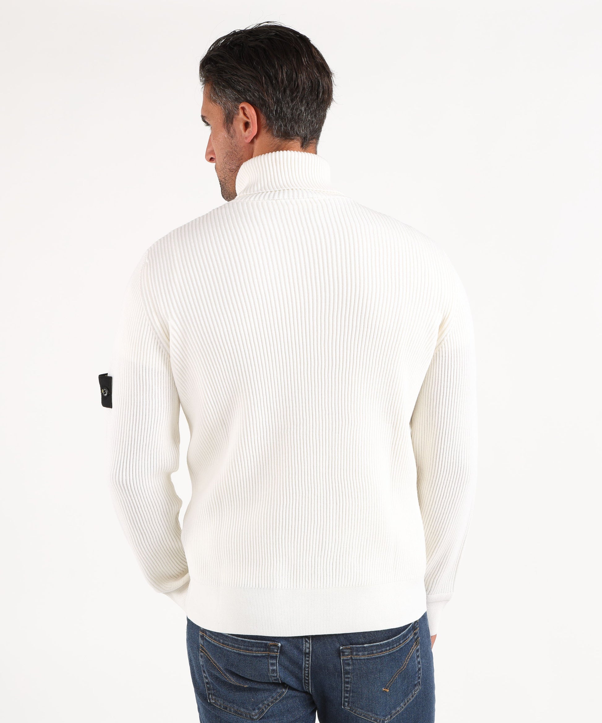 Maglie STONE ISLAND FULL RIB RWS WOOL
Maglione dolcevita finemente rifinito a costine Avorio | STONE ISLAND