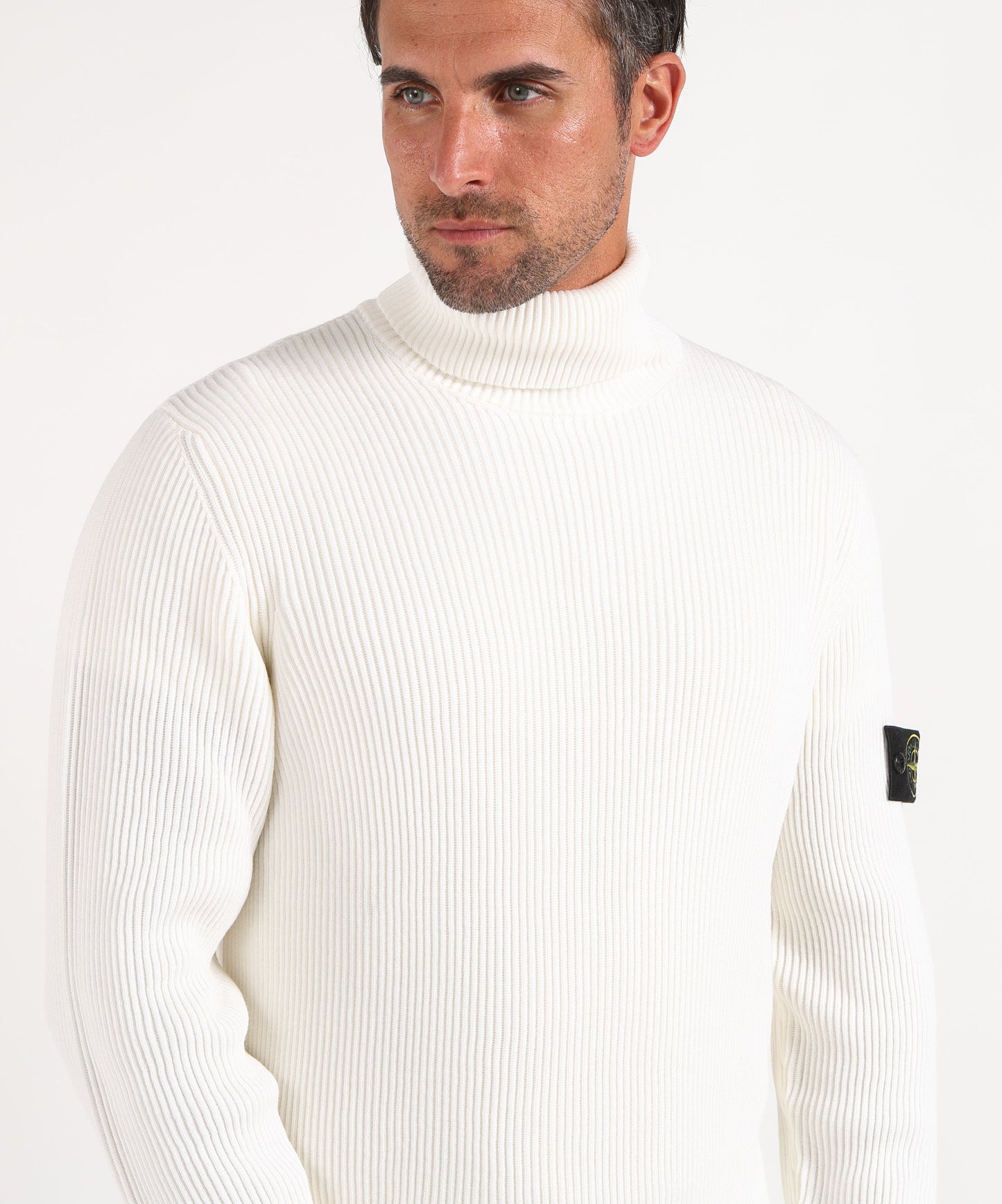 STONE ISLAND FULL RIB RWS WOOL
Maglione dolcevita finemente rifinito a costine