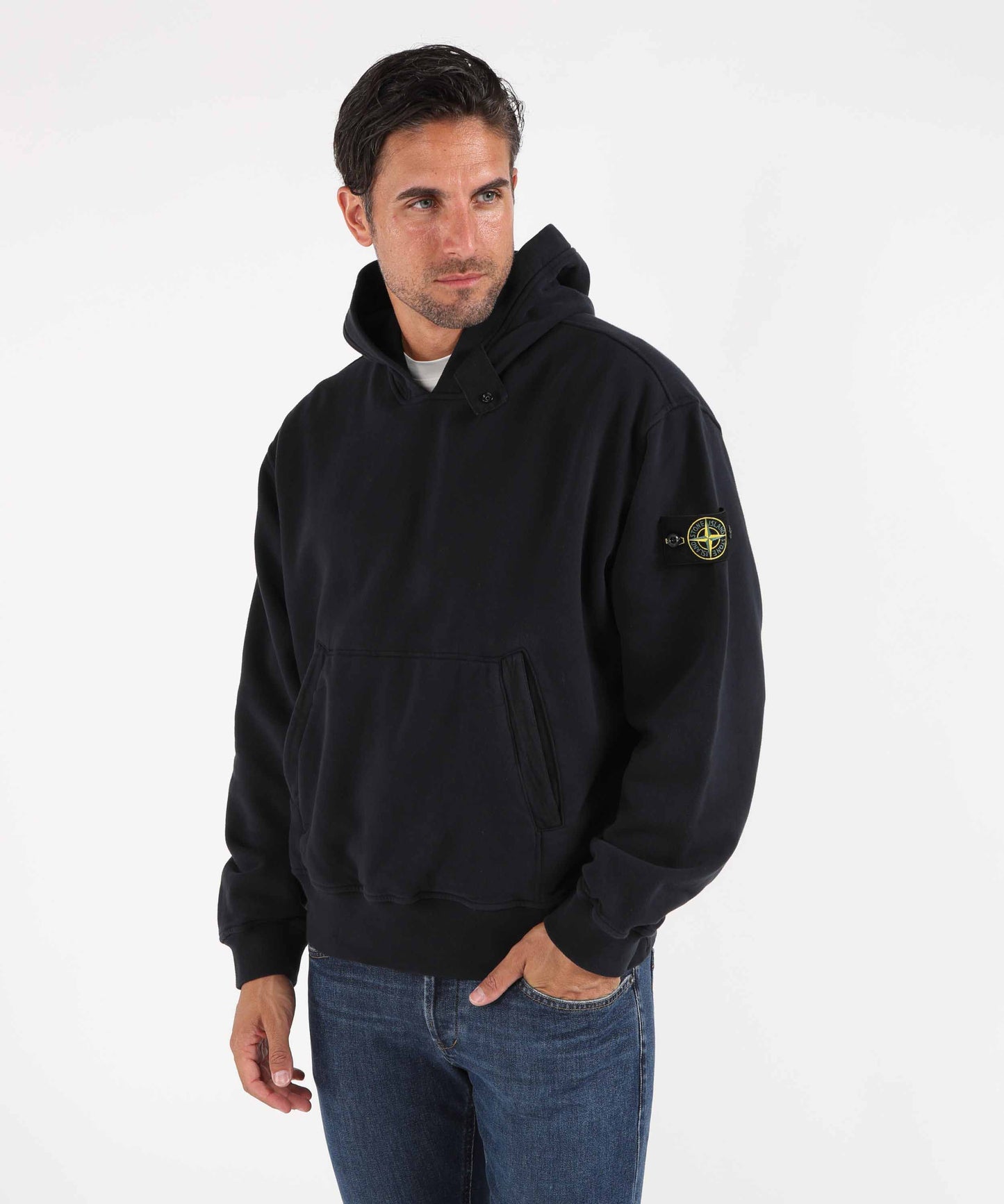 STONE ISLAND BRUSHED ORGANIC COTTON FLEECE
Felpa vestibilità oversize con cappuccio, zip e tasca a marsupio