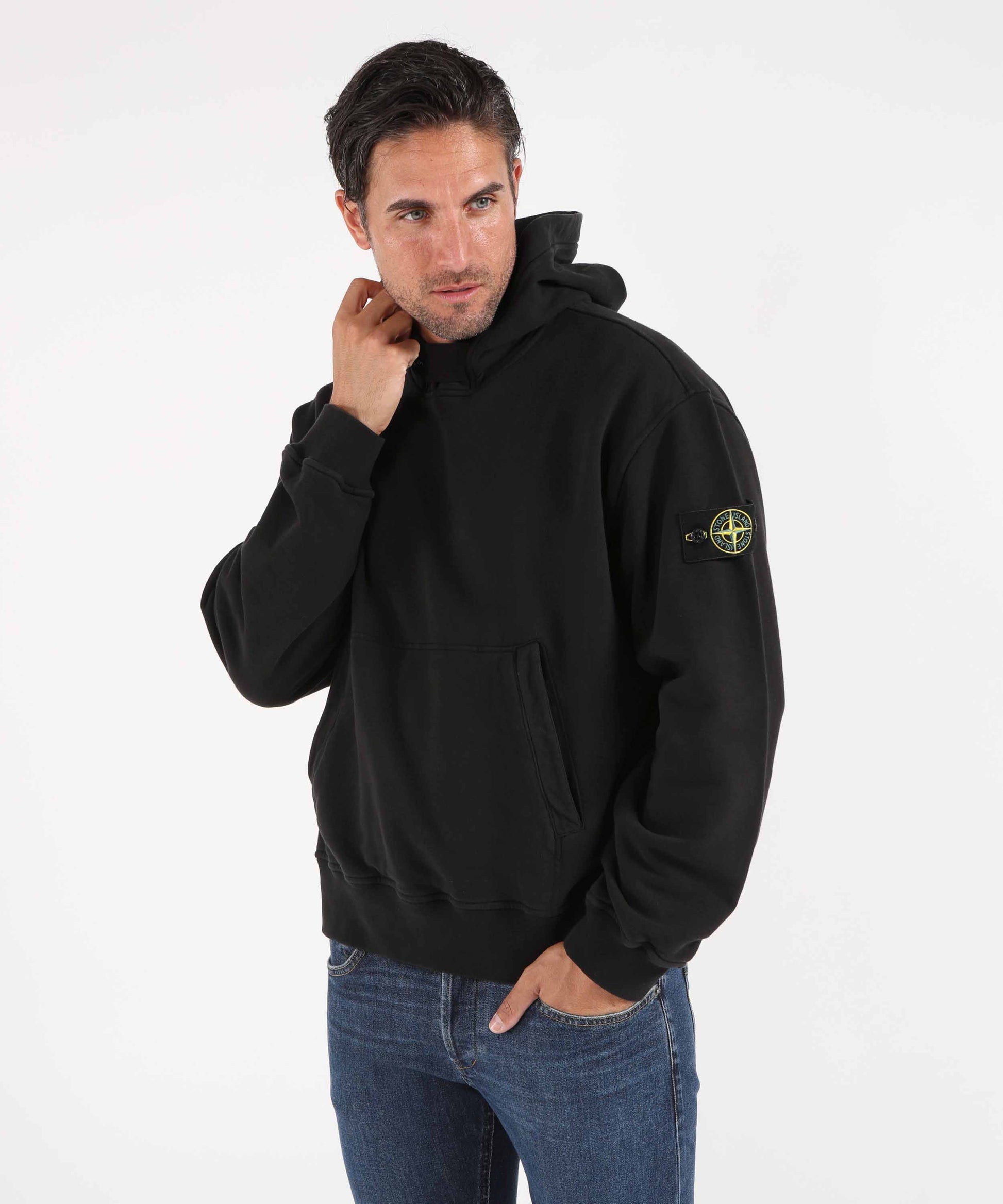 Felpe STONE ISLAND BRUSHED ORGANIC COTTON FLEECE
Felpa vestibilità oversize con cappuccio, zip e tasca a marsupio Nero | STONE ISLAND