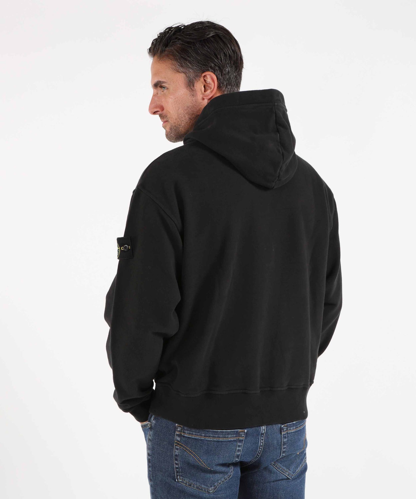 STONE ISLAND BRUSHED ORGANIC COTTON FLEECE
Felpa vestibilità oversize con cappuccio, zip e tasca a marsupio