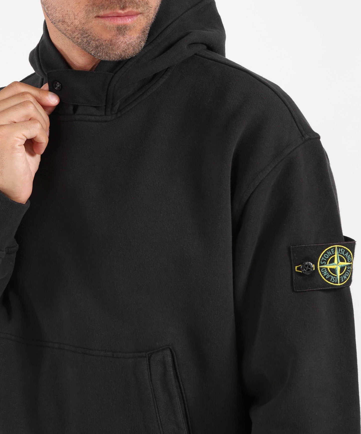 STONE ISLAND BRUSHED ORGANIC COTTON FLEECE
Felpa vestibilità oversize con cappuccio, zip e tasca a marsupio