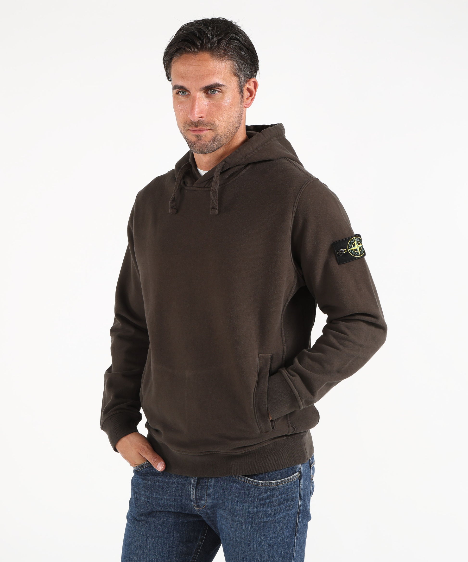 Felpe STONE ISLAND BRUSHED ORGANIC COTTON FLEECE
Felpa vestibilità regular con cappuccio e polsini con foro per il pollice Carbone | STONE ISLAND