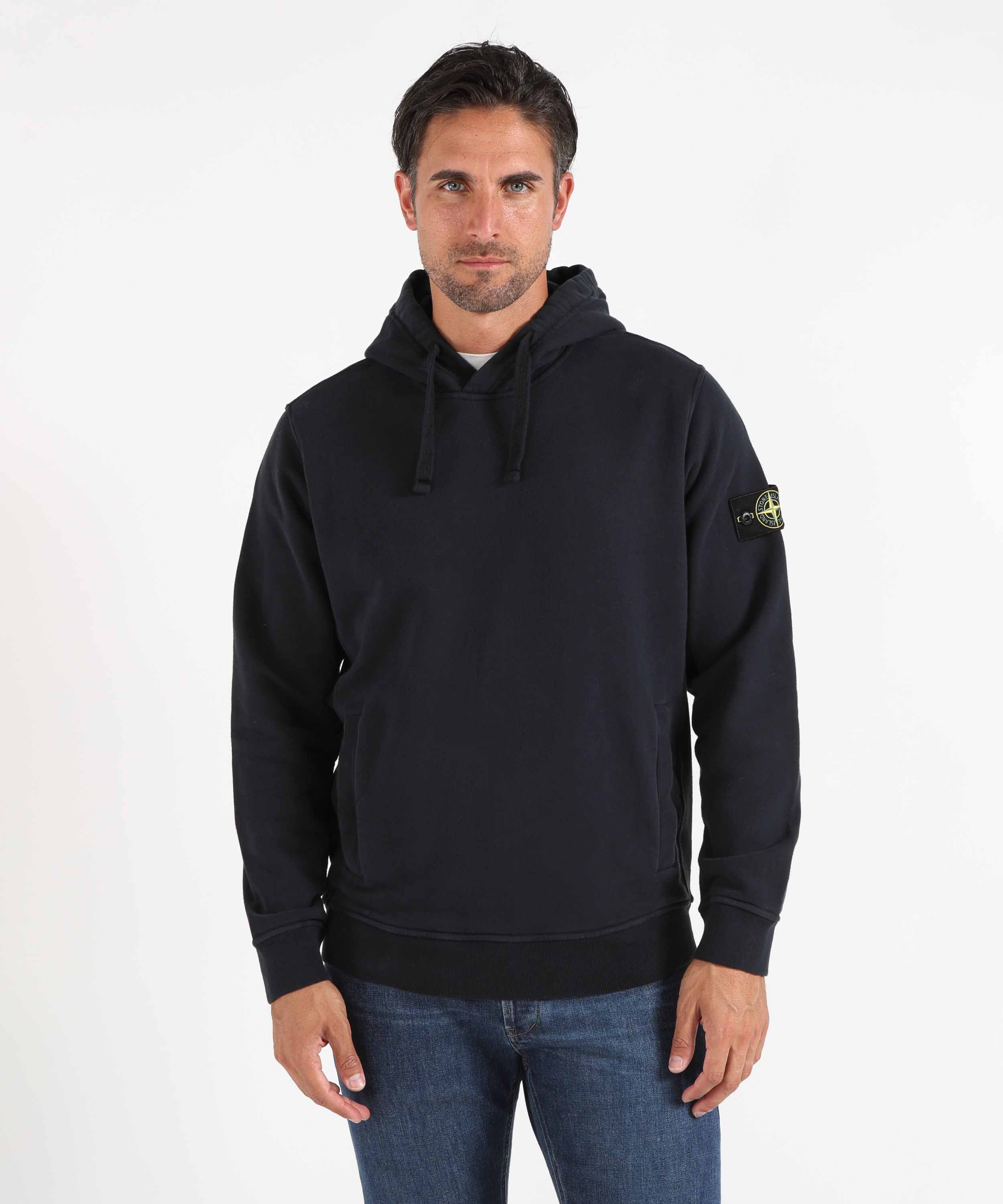 Felpe STONE ISLAND BRUSHED ORGANIC COTTON FLEECE
Felpa vestibilità regular con cappuccio e polsini con foro per il pollice Navy | STONE ISLAND