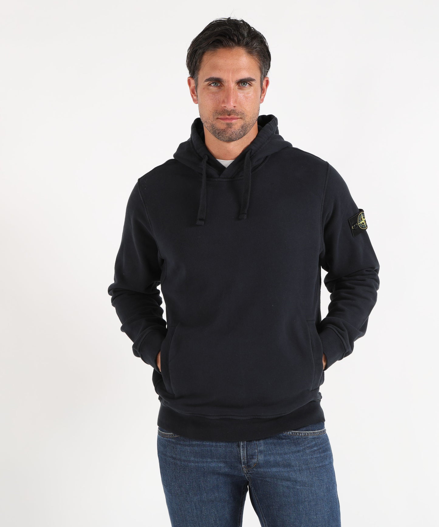 STONE ISLAND BRUSHED ORGANIC COTTON FLEECE
Felpa vestibilità regular con cappuccio e polsini con foro per il pollice