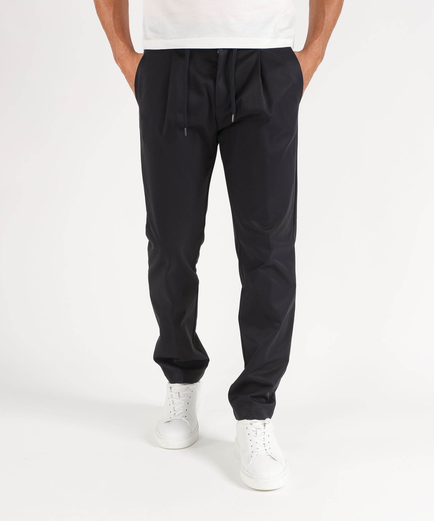 HERNO Pantaloni slim fit Herno in cotone con coulisse in vita e passanti