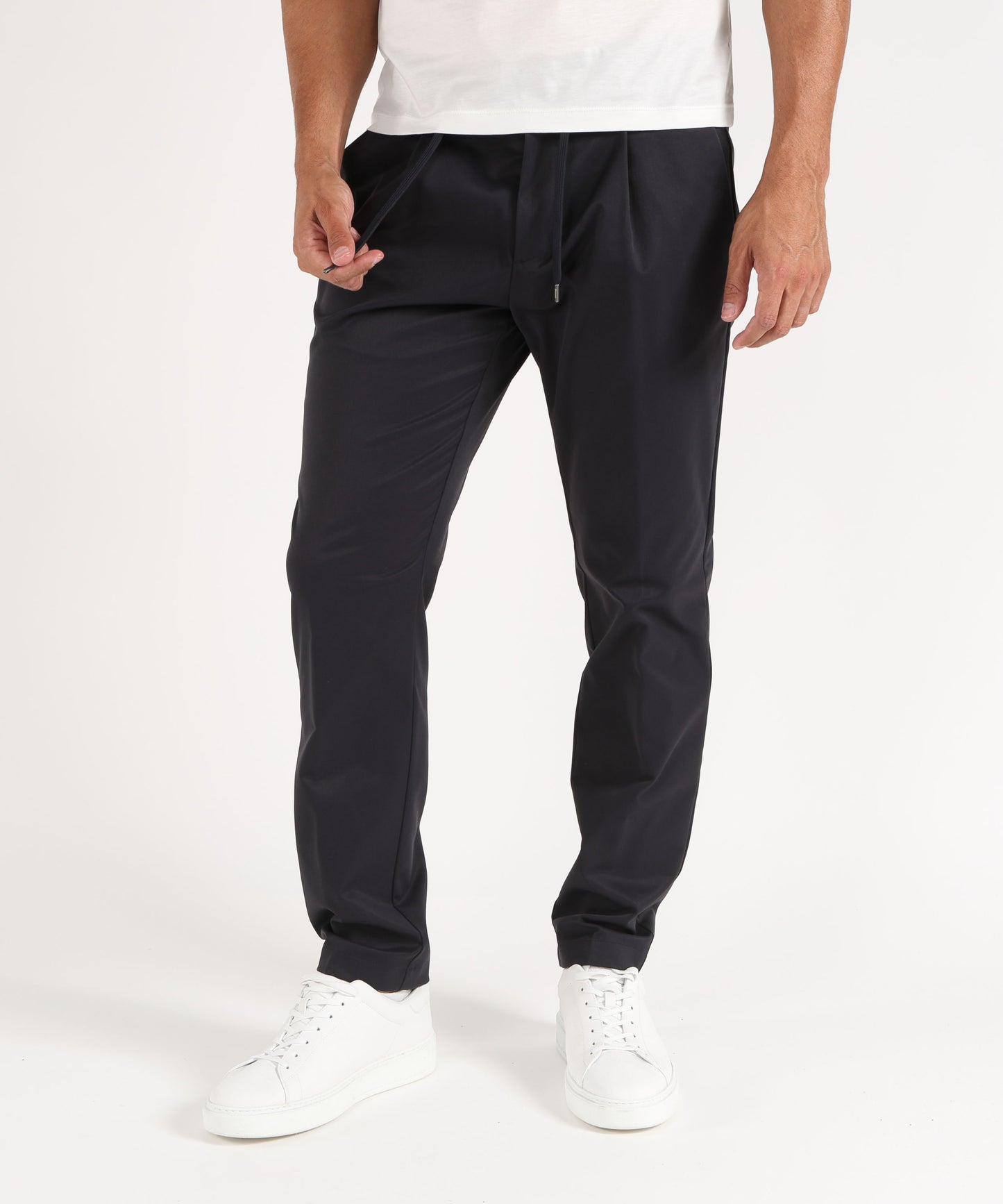 HERNO Pantaloni slim fit Herno in cotone con coulisse in vita e passanti
