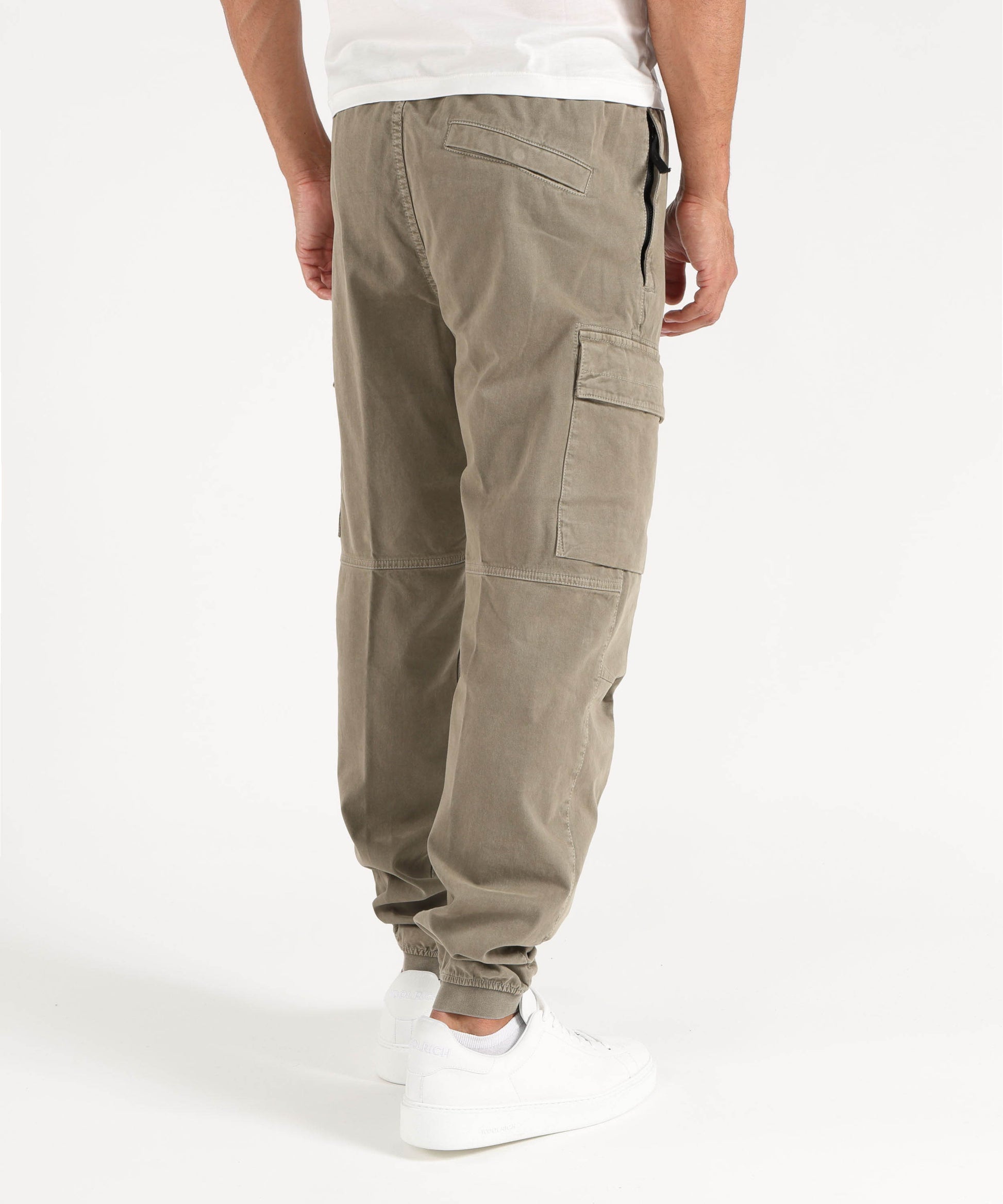 Pantaloni STONE ISLAND Pantalone cargo vestibilità regular tapered con vita elasticizzata Militare | STONE ISLAND