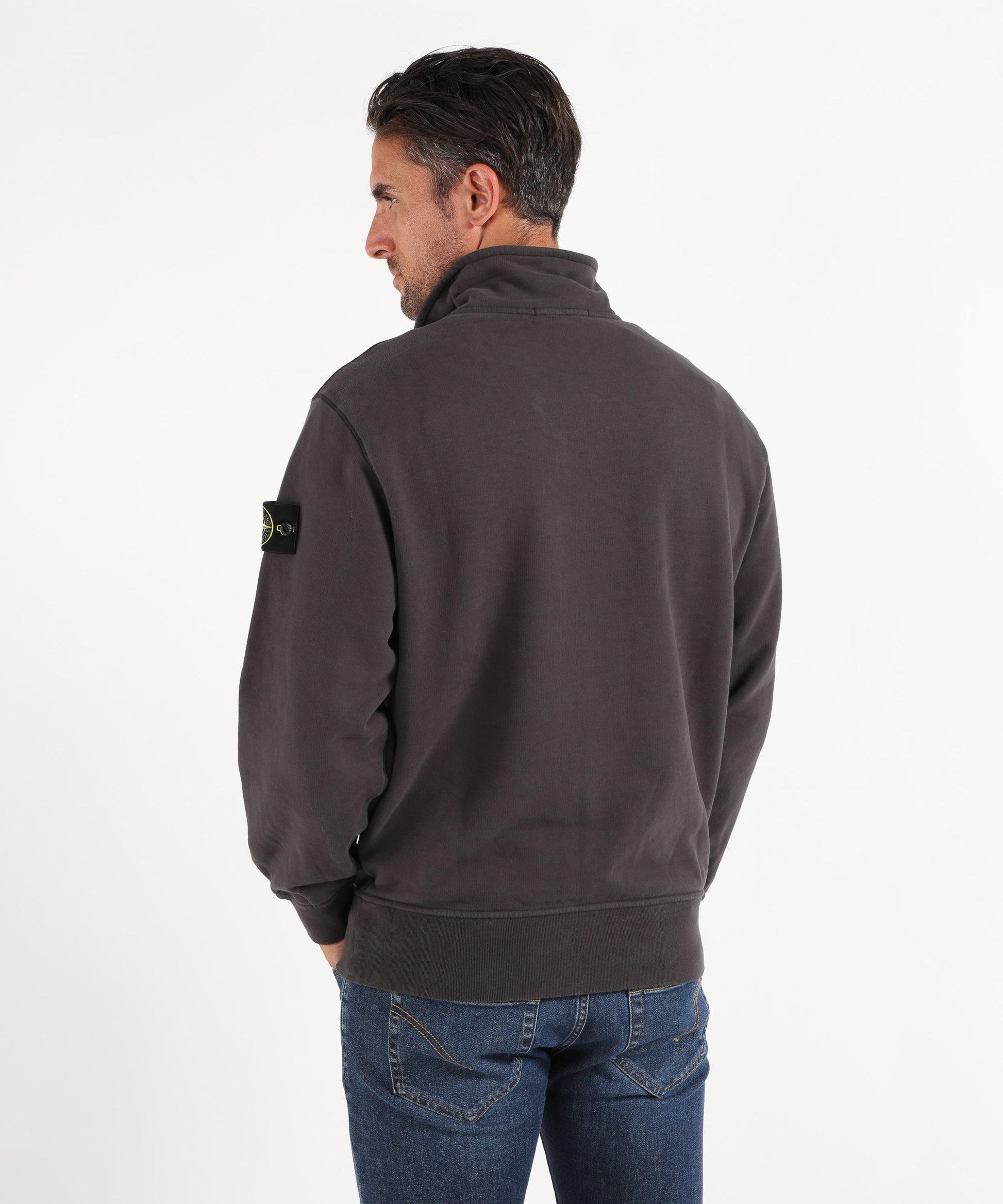 Maglie STONE ISLAND BRUSHED ORGANIC COTTON FLEECE
Felpa vestibilità comfort con zip corta e colletto rigido Grigio | STONE ISLAND