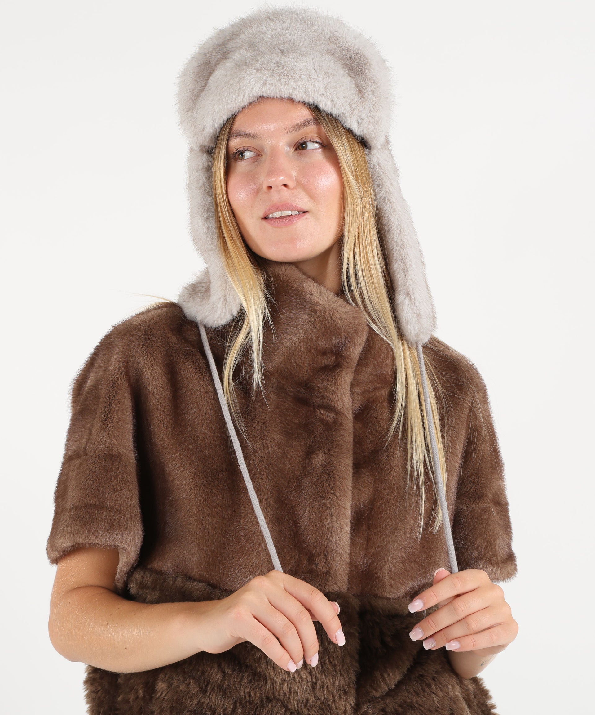 BULLY Cappello in eco pelliccia