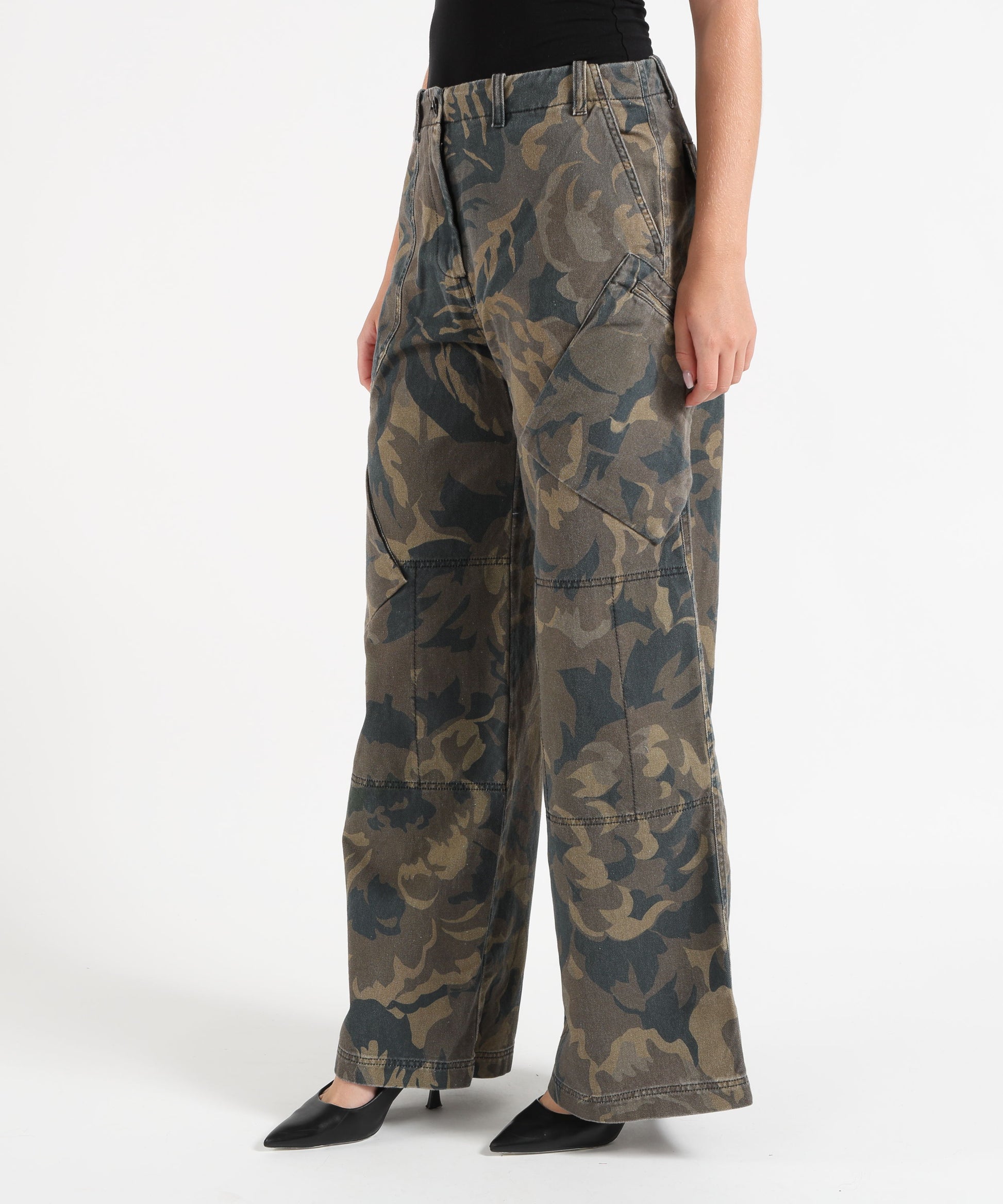 Pantaloni PINKO Pantaloni in cotone con motivo camouflage floreale Militare | PINKO
