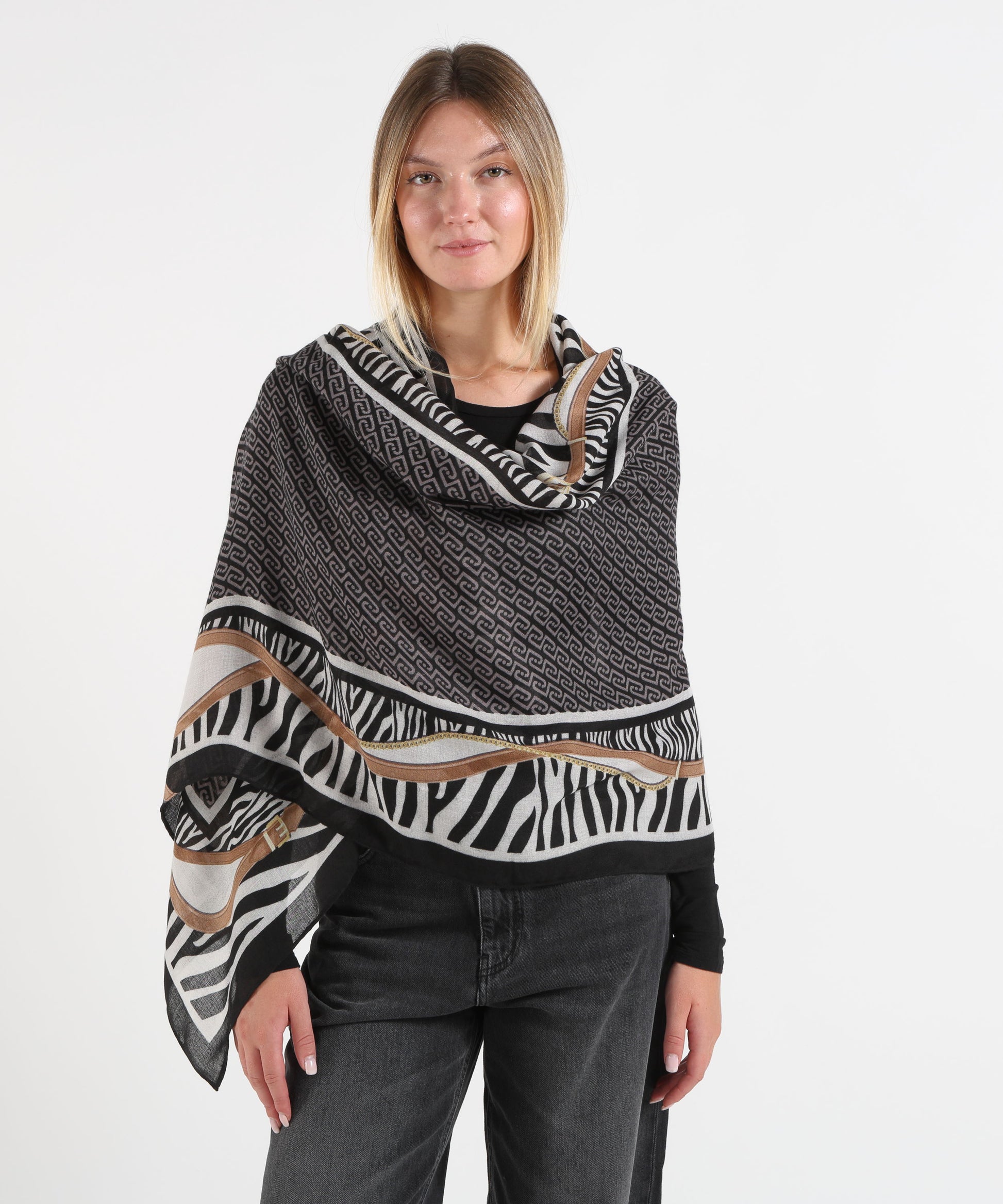 Stole LIUJO SOFT Stola animalier con cinturini Nero | LIUJO SOFT