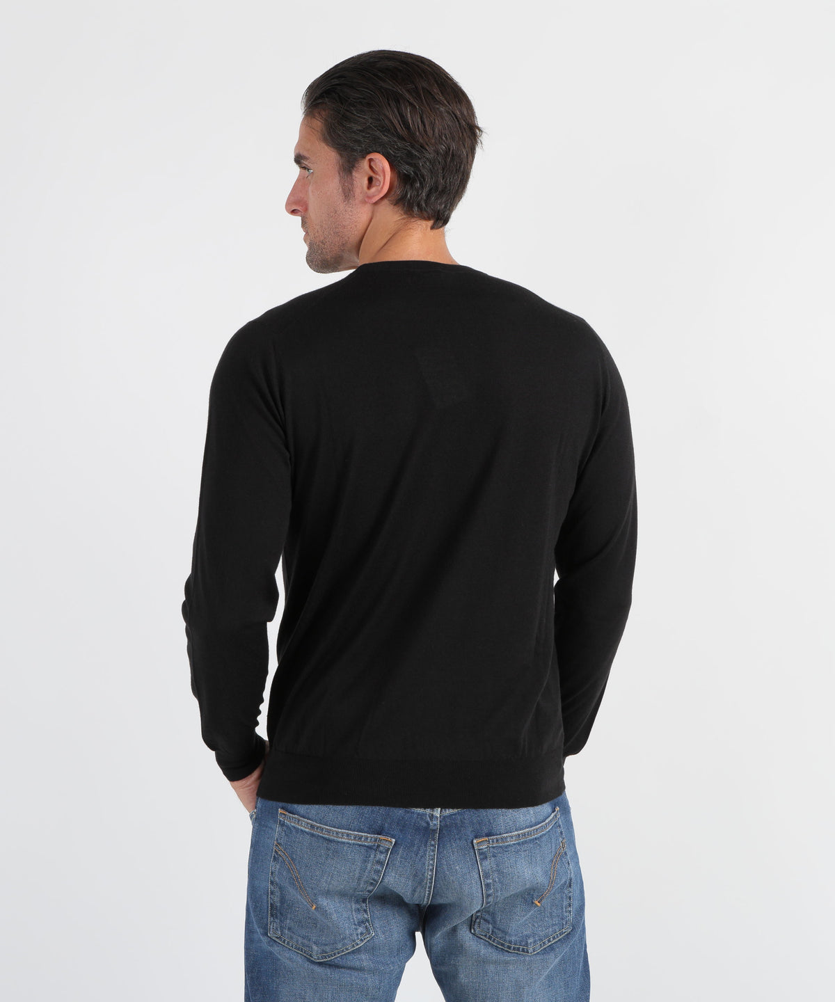 Knitwear FILIPPO DE LAURENTIIS Ultra-Light Crew Neck Sweater in Merino Wool, Silk and Cashmere – Slim Fit  Nero | FILIPPO DE LAURENTIIS