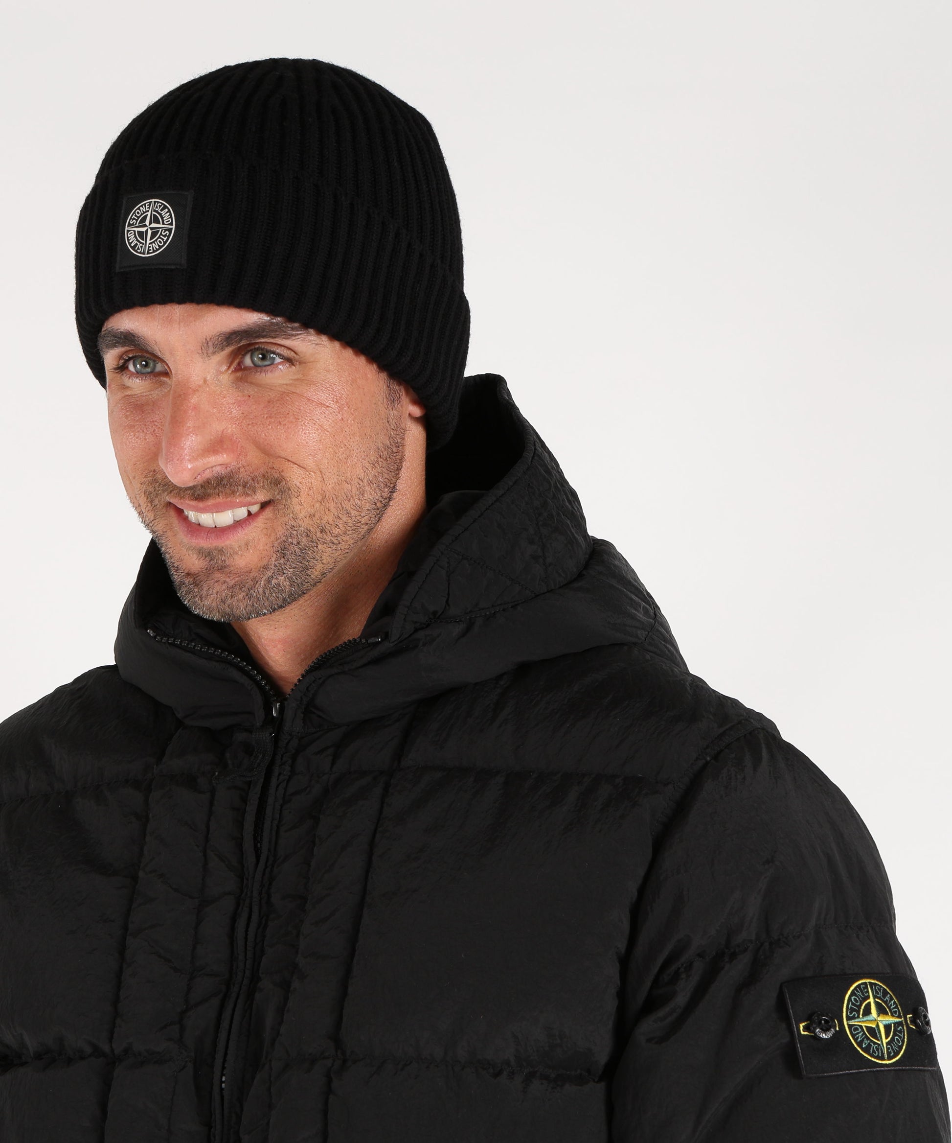 Cappelli STONE ISLAND FULL RIB RWS WOOL Beanie in maglia a costine con patch del logo Compass Nero | STONE ISLAND